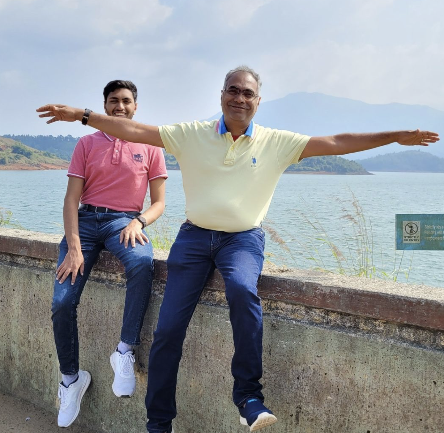 At the former B2B tech brand Blueboard, I led a monthly Instagram photo contest where users could submit photos from their Blueboard experiences and enter to win a free Blueboard experience. 

We then turned the winning posts into a featured series. 