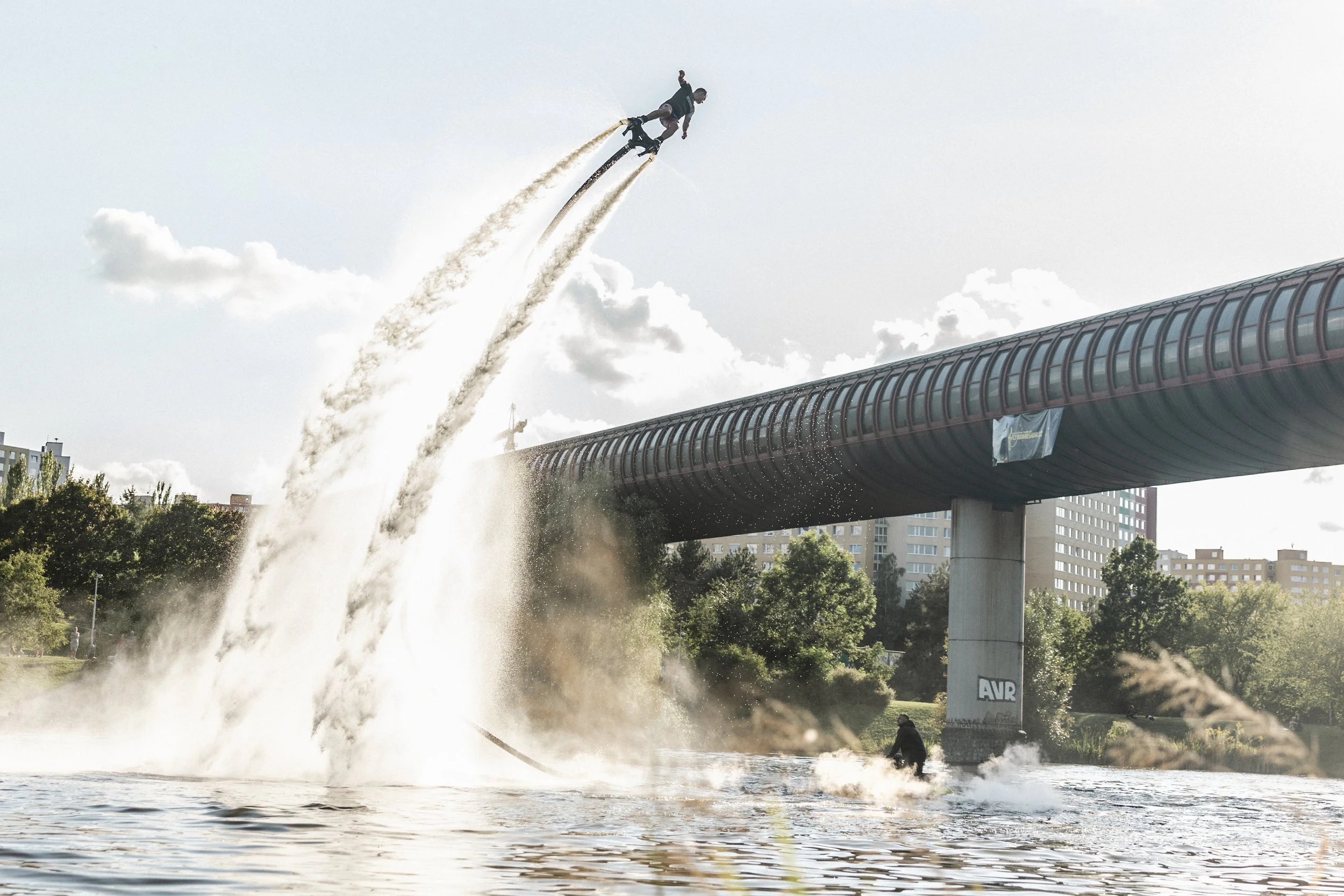 flyboard NYMBURK - SHOW I PŮJČOVNA