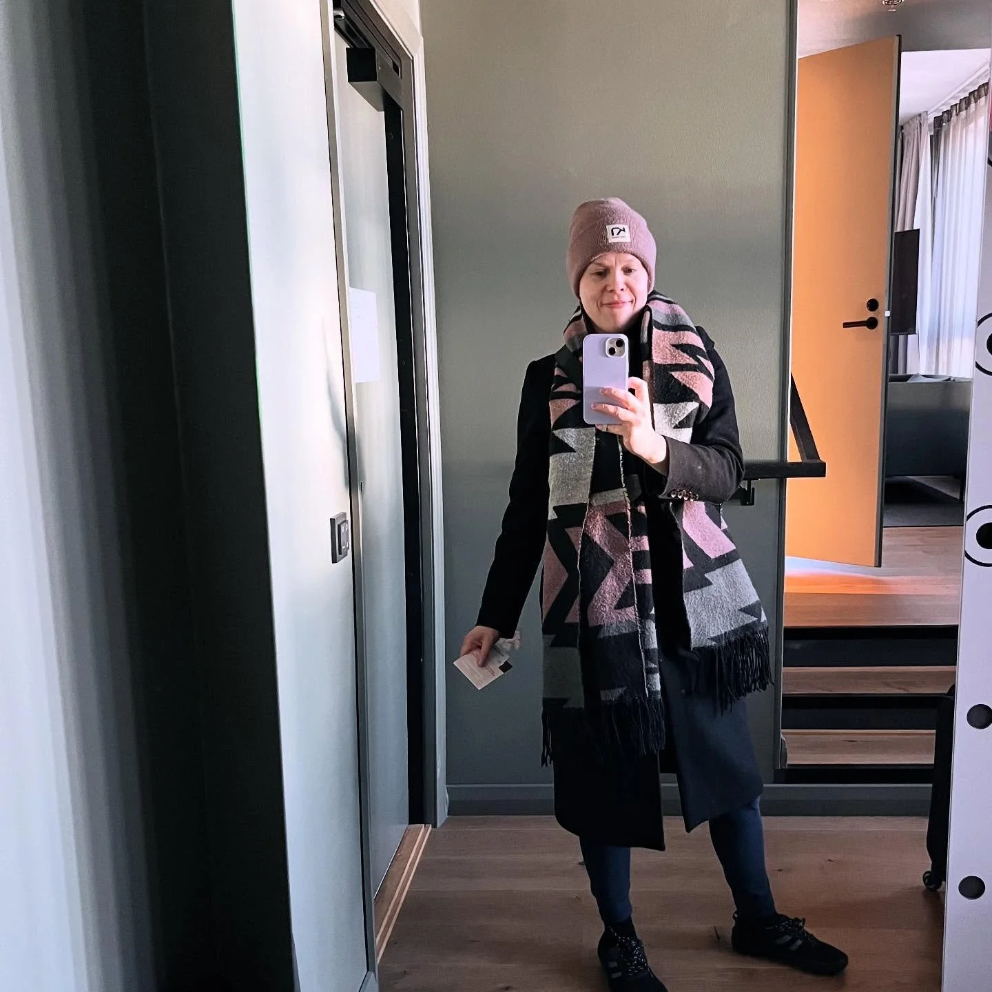 Hei vaan hei! Taas on vissiin feikkiprofiileja liikenteess&auml;. Ei siis kannata reagoida jos tulee kaverikyselyj&auml;, se en ole min&auml;! Kuva liittyy aiheeseen siten, ett&auml; siin&auml; taasen olen min&auml;, klassikkotermein v&auml;syneen&au