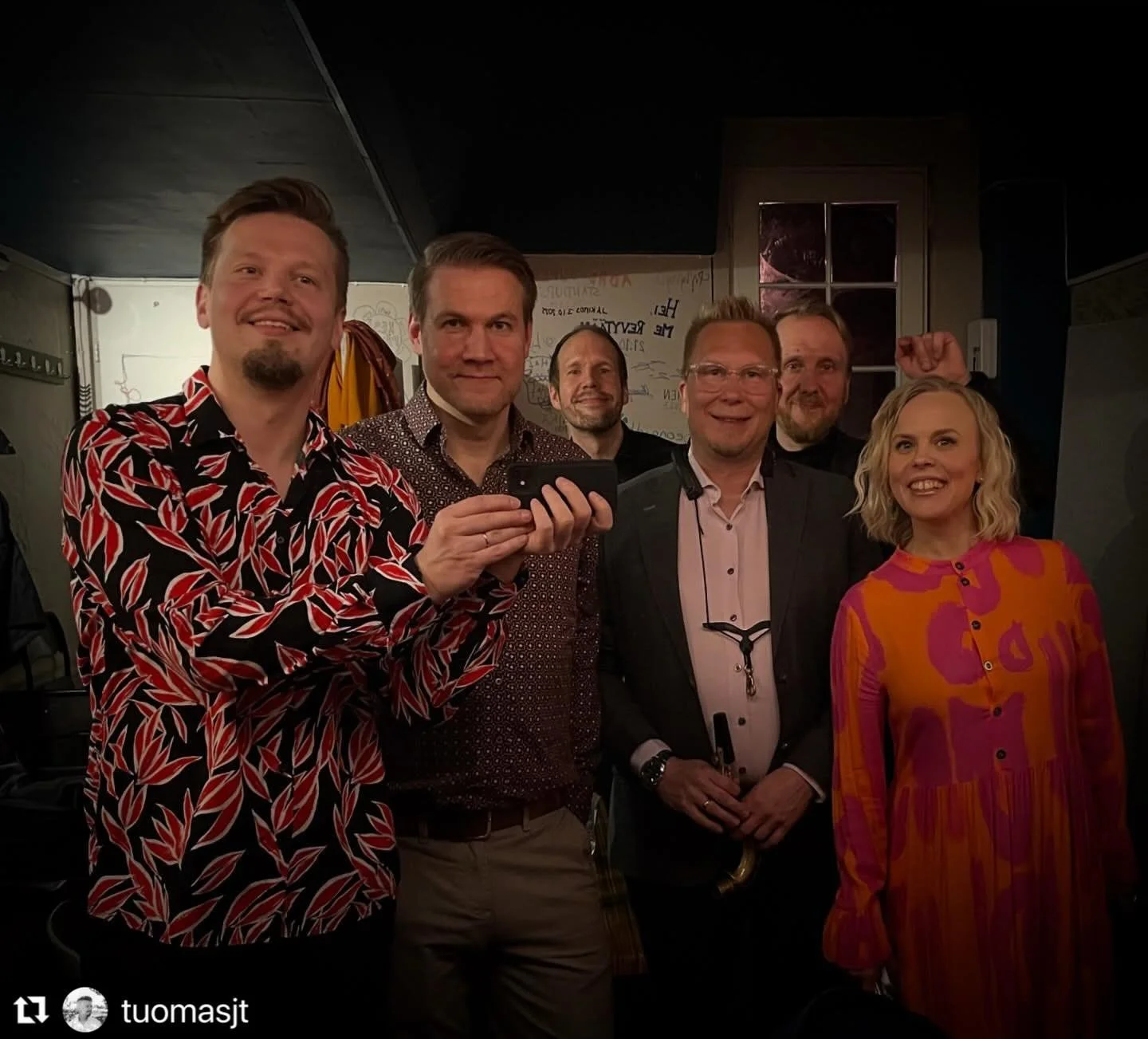 Kiitos Salon Musine ja Salo Jazz l&auml;mpim&auml;st&auml; vastaanotosta! 🙏

Seuraavan kerran lauluni soivat t&auml;ll&auml; omalla huippuporukalla Jyv&auml;skyl&auml;n Kes&auml;n avajaiskonsertissa! 

@ravintolamusine @salojazz @toivosenjanne @will