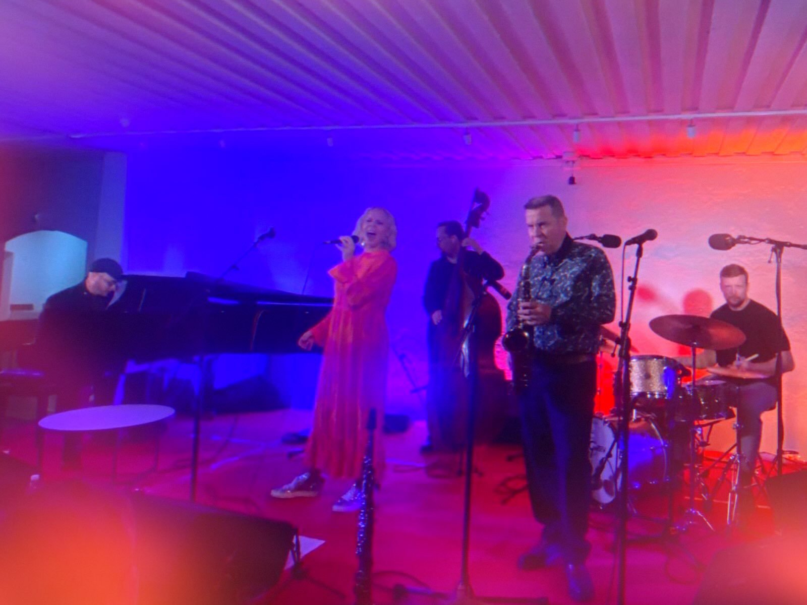 We celebrated the album release concert for *Klasstet* last Friday. A huge thank you to @tyrvaajazz for everything! 🫶🙏😍
Things really took off again—wow! 🩷💙 

#klasstet #albumrelease #tyrvääjazz #album #jazz @jukkaperko @m