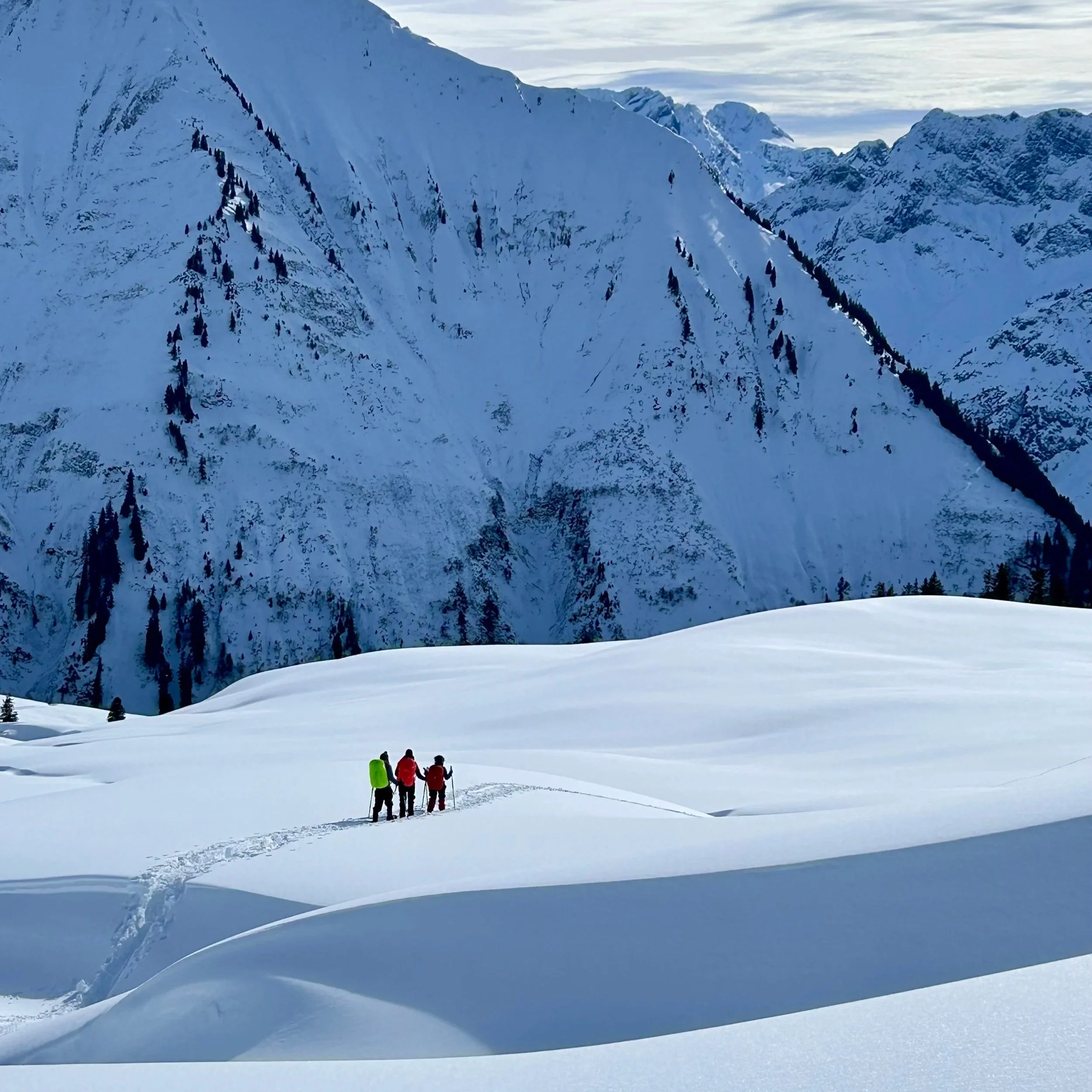 Winterwanderland: Alpine Schneeschuhtouren in Vorarlberg/Österreich
