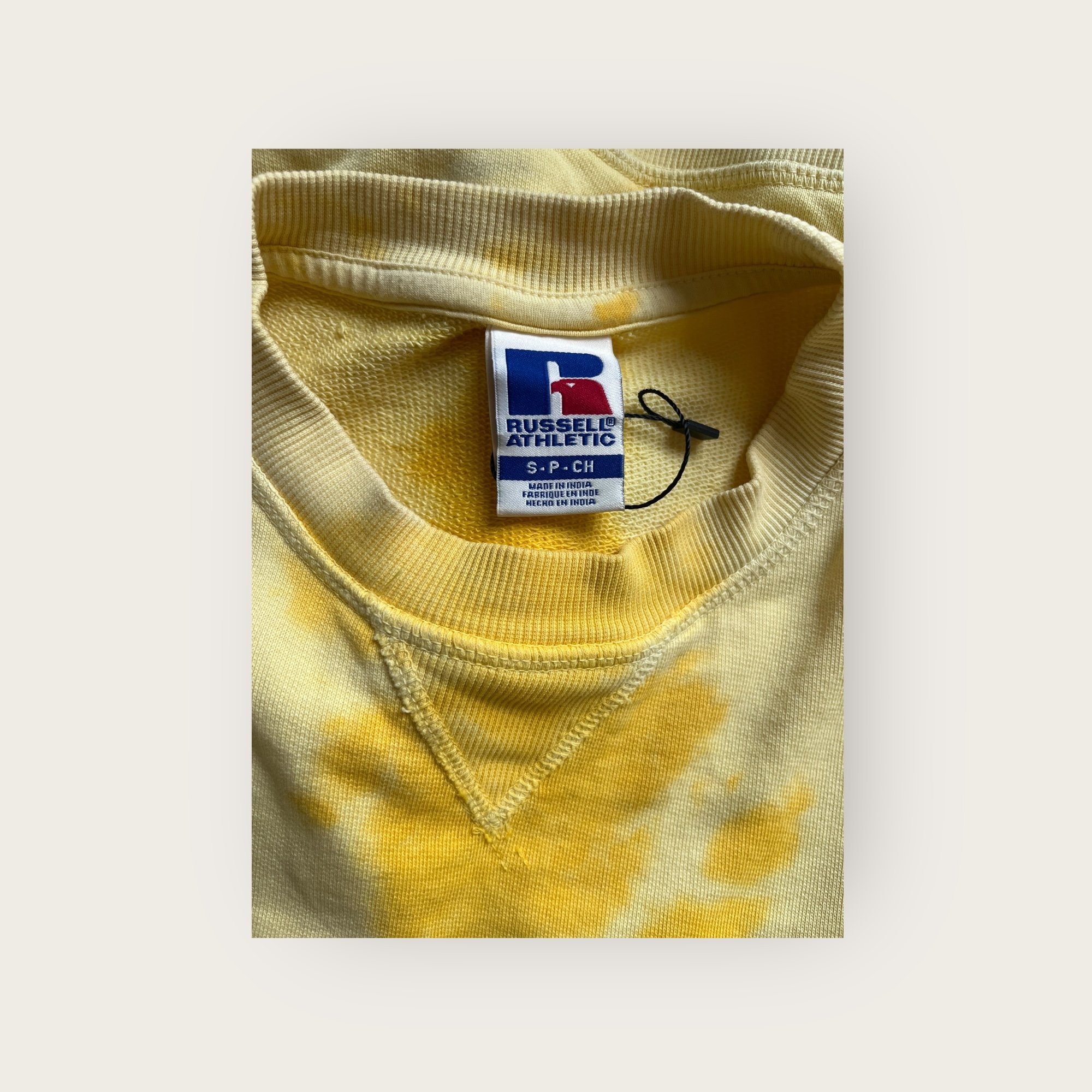 adomimod.com-RUSSEL-sweat-jaune-tie-and-dyePhotoroom_007_20250423_163357.jpeg