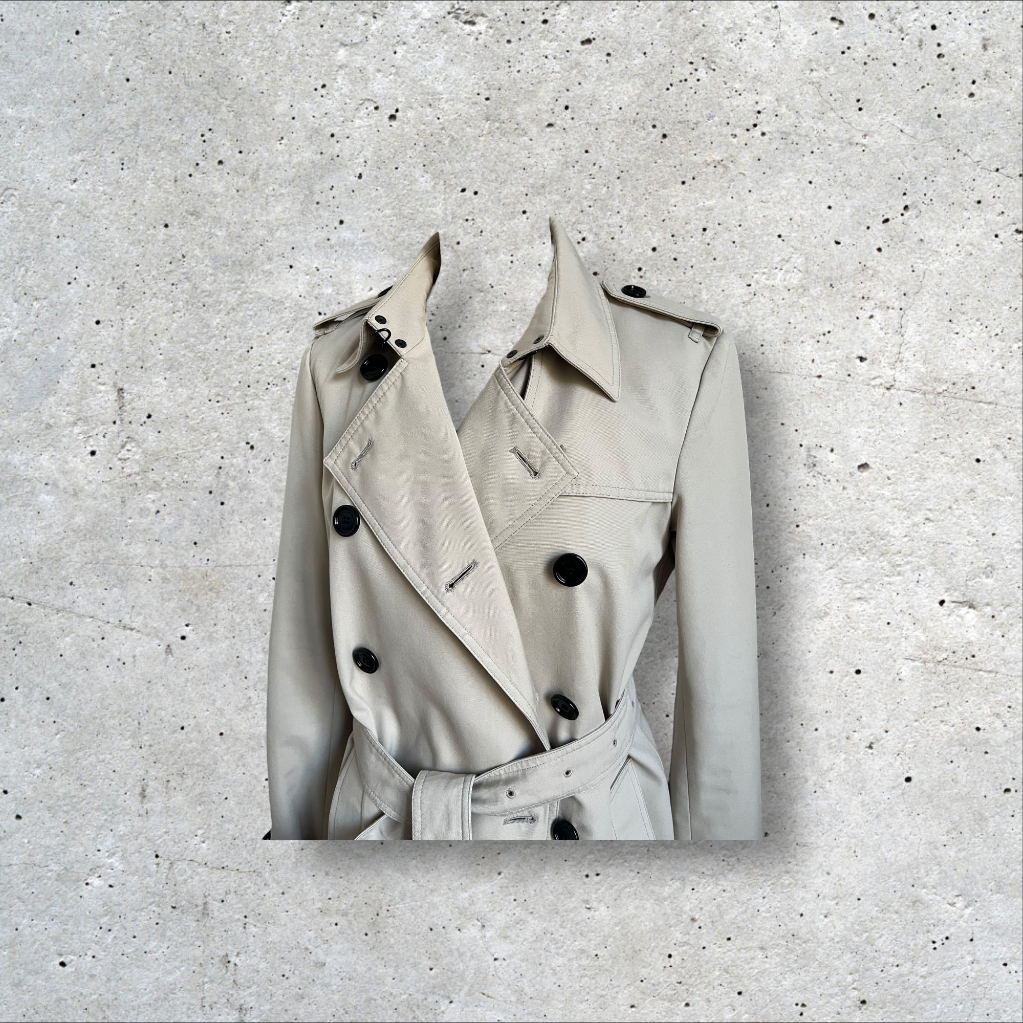 adomimod.com-BURBERRY-trench-heron-taille-40Photoroom_003_20250123_163942.jpg
