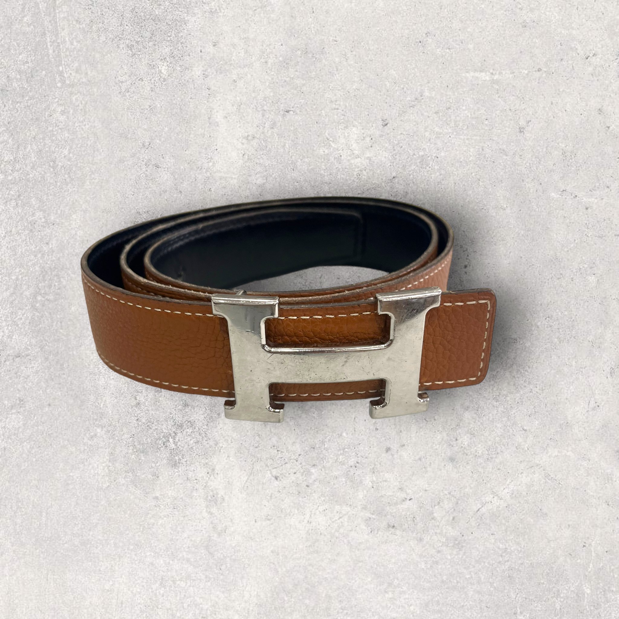 adomimod.com-hermes-ceinture-gold-noir-h-taille-85PhotoRoom_006_20240523_110712.jpg