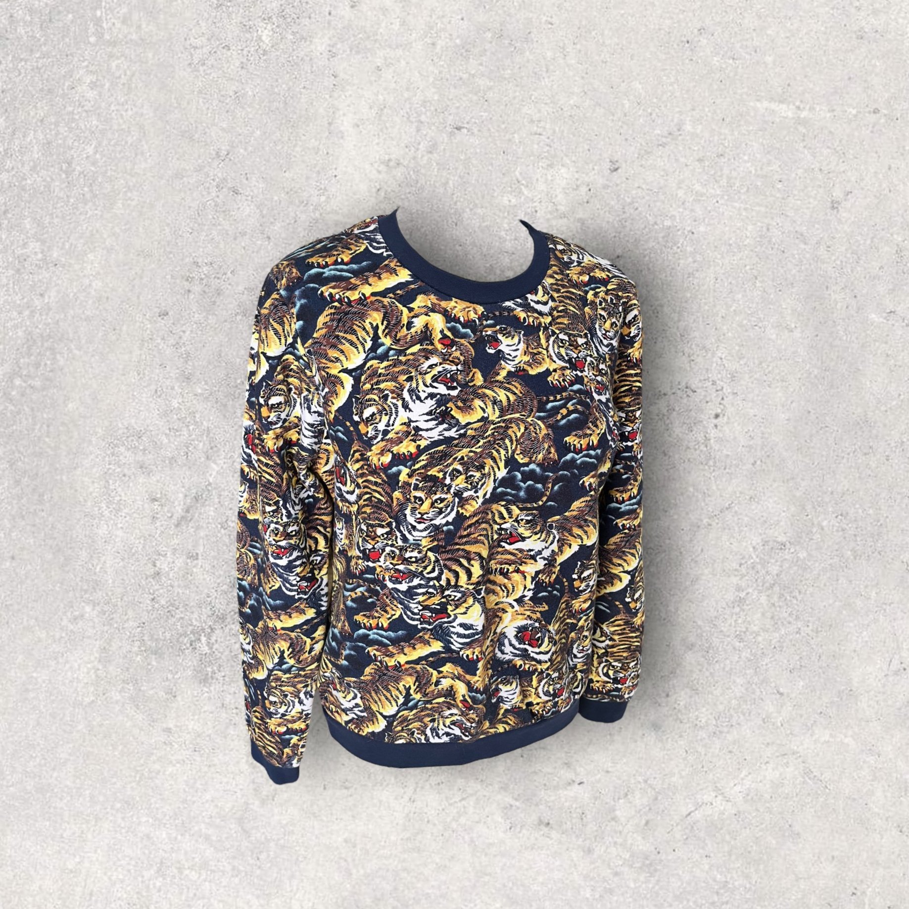 adomimod.com-KENZO_SWEAT_TIGRES_JAUNE_MARINE_TMPhotoRoom_005_20240711_112012.jpg