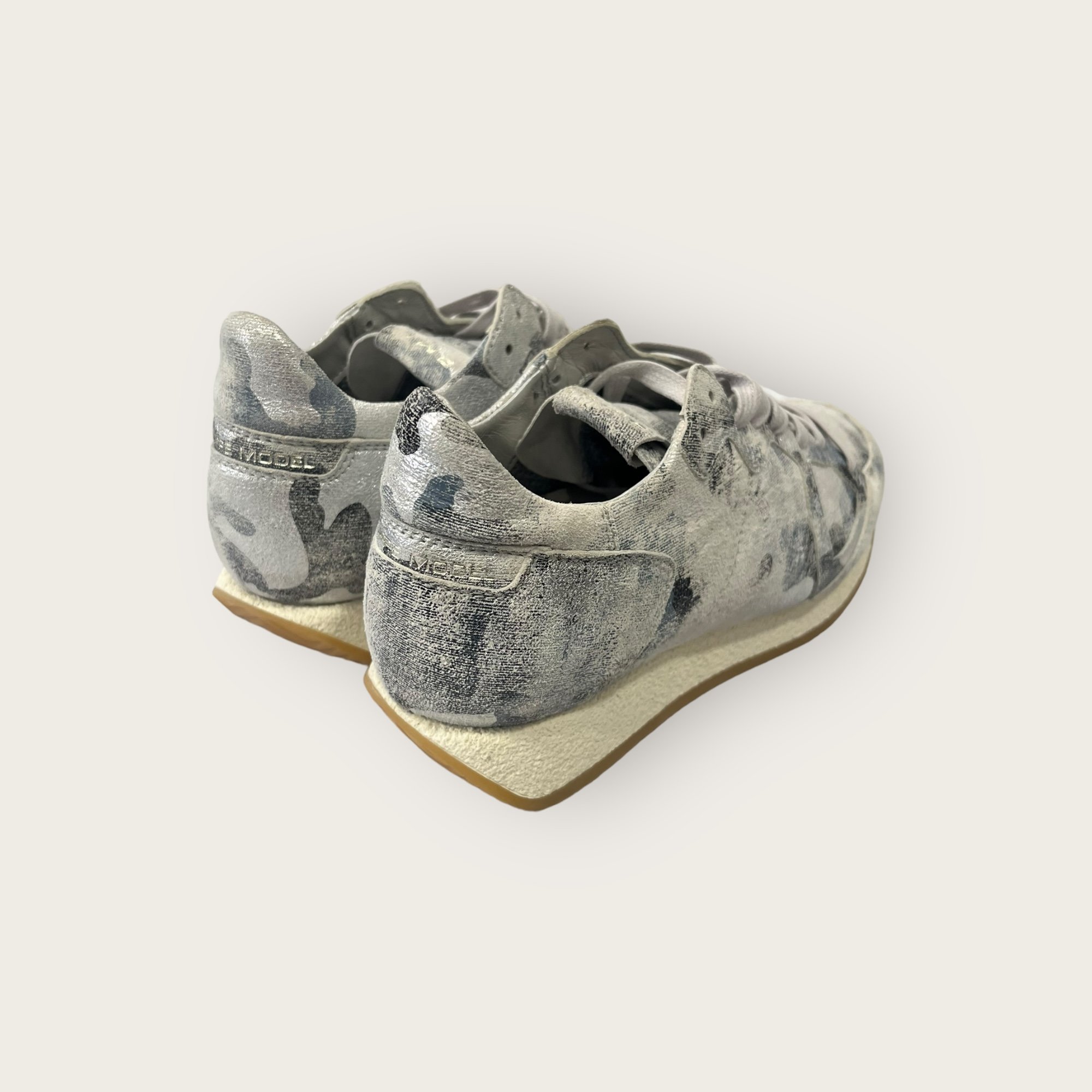 adomimod.com-PHILIPPE_MODEL-sneakers-camouflage-argent-p38Photoroom_007_20240731_175045.jpg
