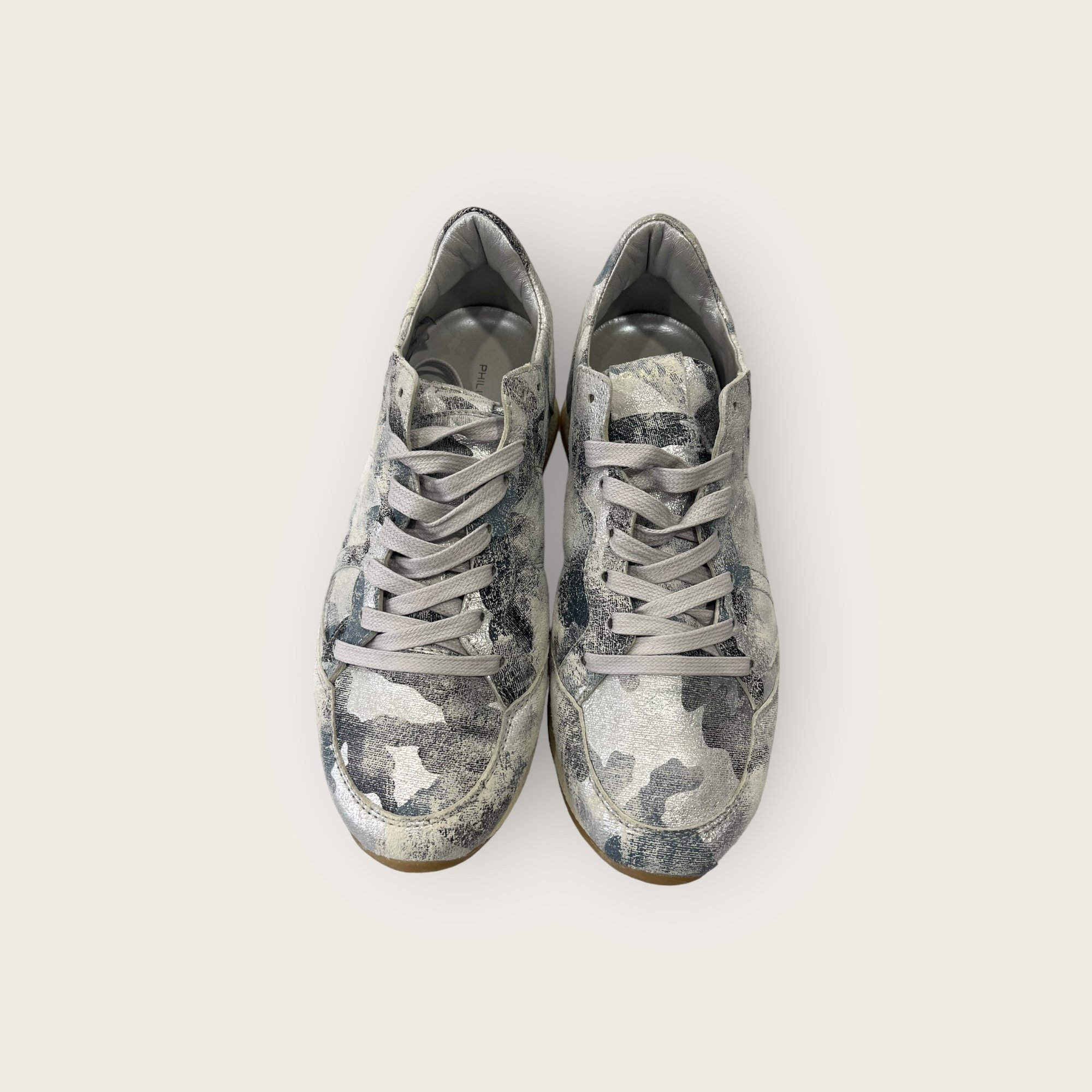adomimod.com-PHILIPPE_MODEL-sneakers-camouflage-argent-p38Photoroom_003_20240731_175045.jpg