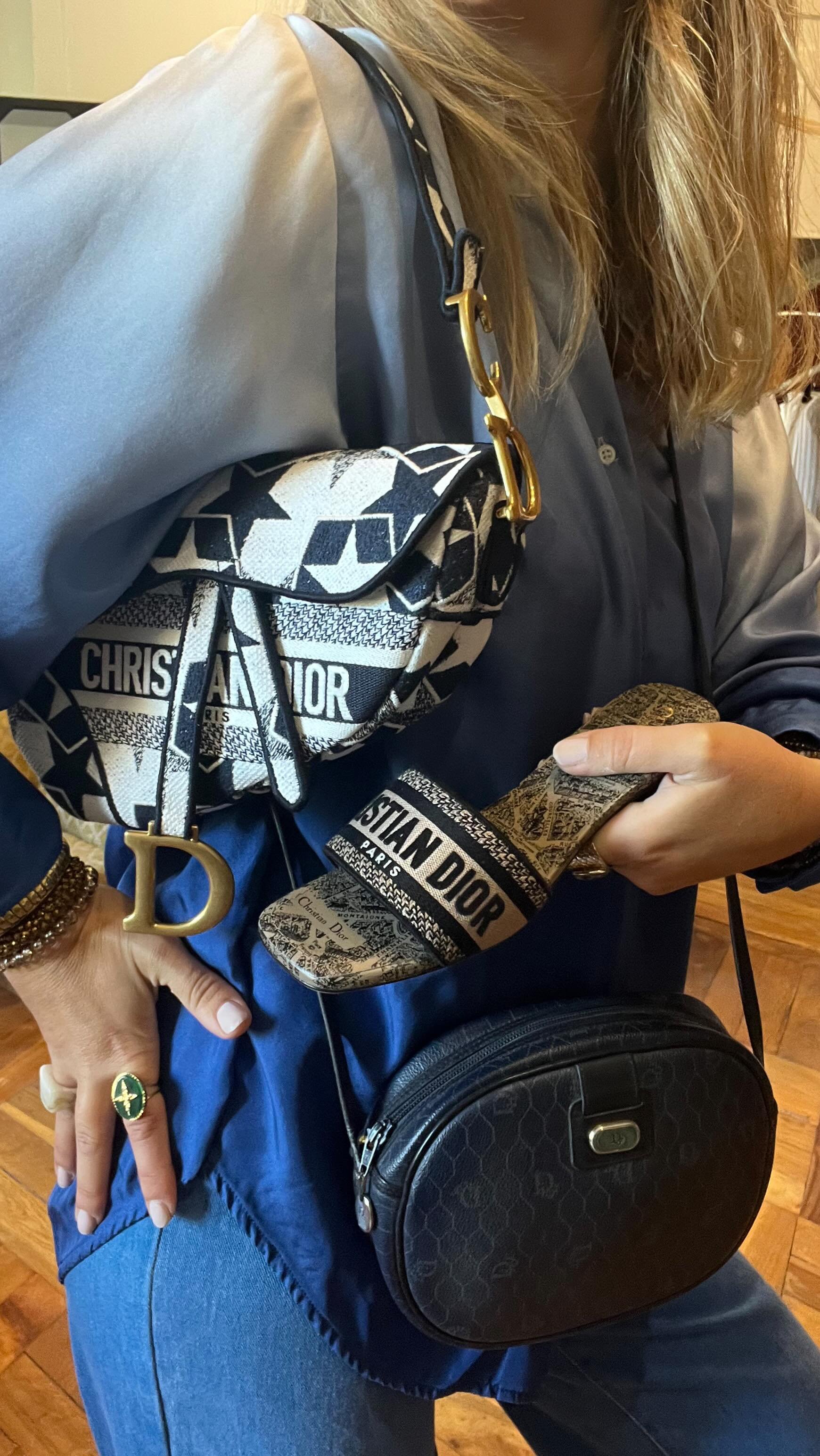 DIOR DIOR on ADIORE 💙
Selection contemporaine et vintage en Excellent État
Disponible dès à présent sur adomimod.com