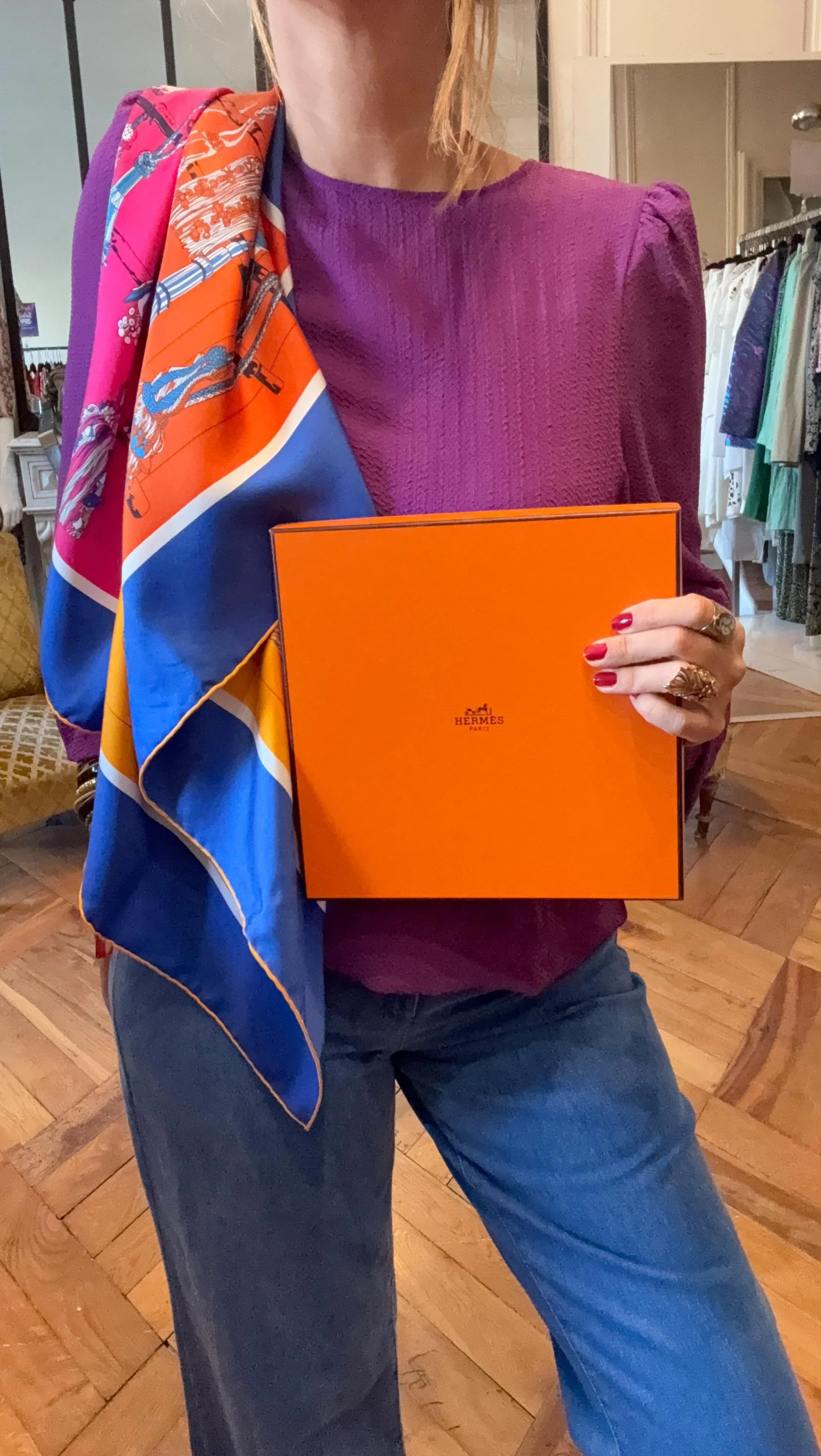 💜🧡carré HERMÈS 💙💛
Disponible dès à présent sur adomimod.com