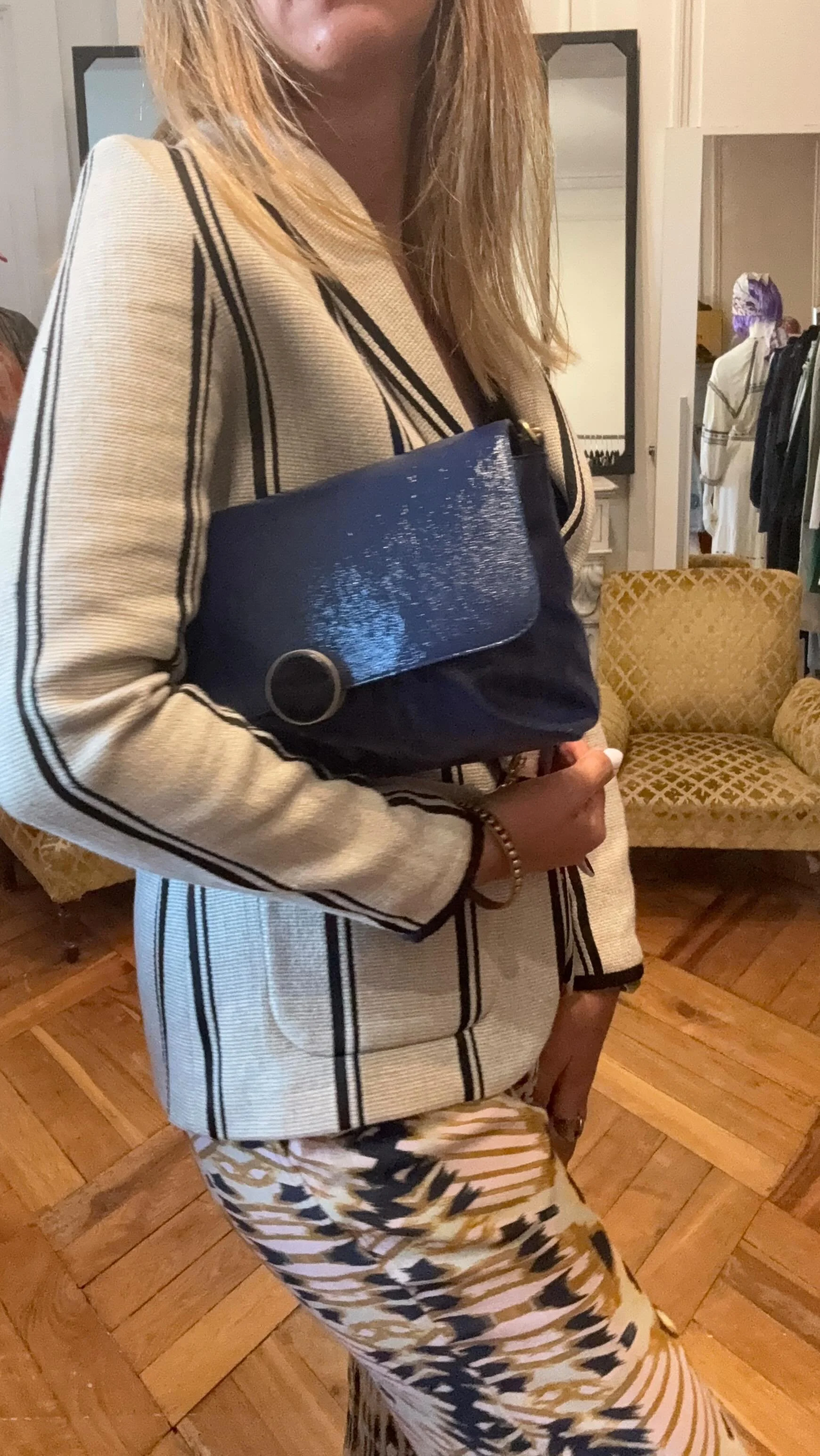 ✨NOUVEAUTES ✨
Veste CHLOÉ STORA
Chemise SESSUN
Pantalon BASH
Sac VANESSA BRUNO
Sélection de Seconde Main disponible dès à présent sur adomimod.com