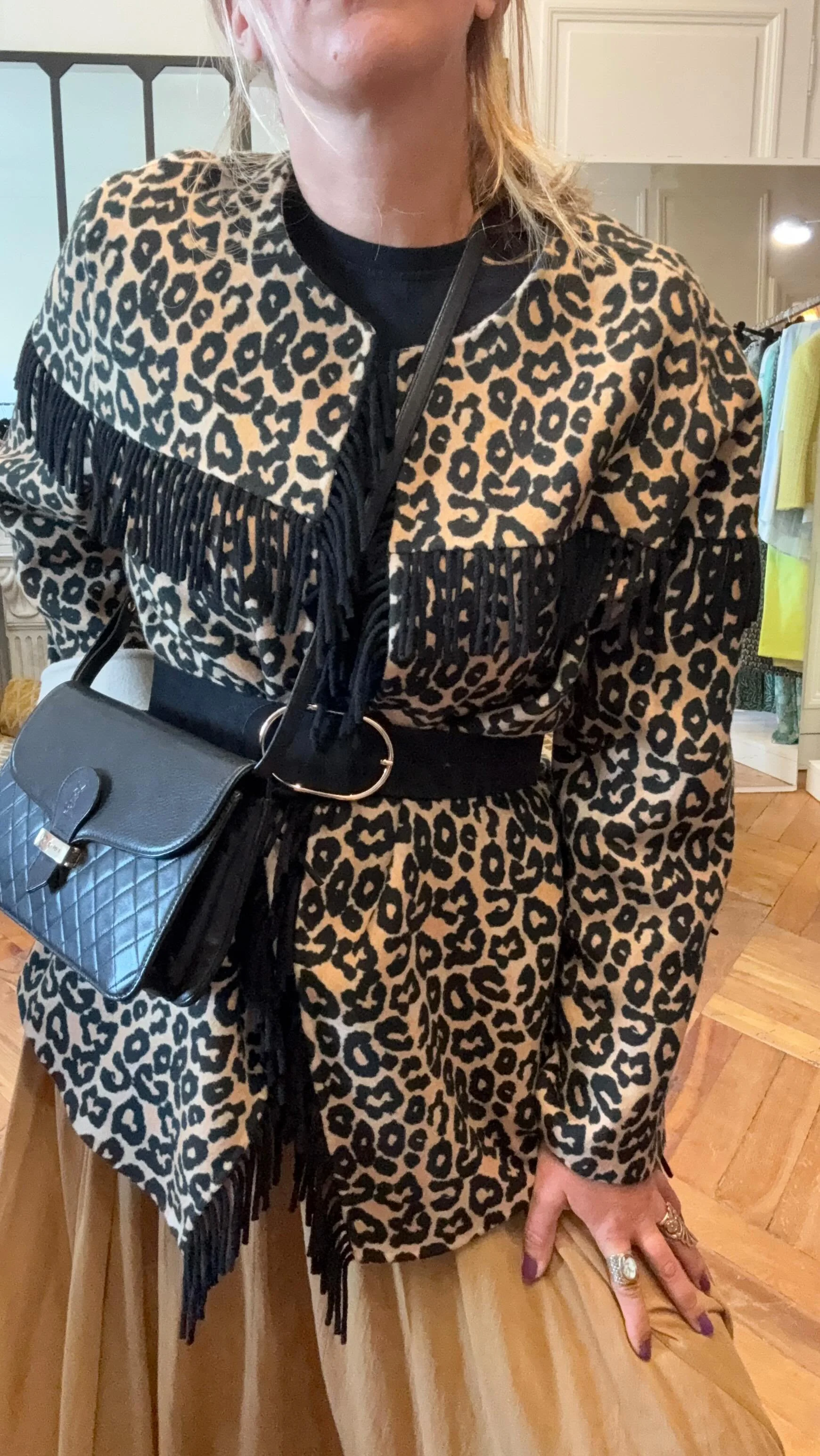 NOUVEAUTES 🐆
Veste Manoush
T-shirt Balzac Paris
Jupe Laurence Bras
Ceinture Bash
Boots Saint Laurent
Sac YSL vintage
Sélection de Seconde Main disponible dès à présent sur adomimod.com