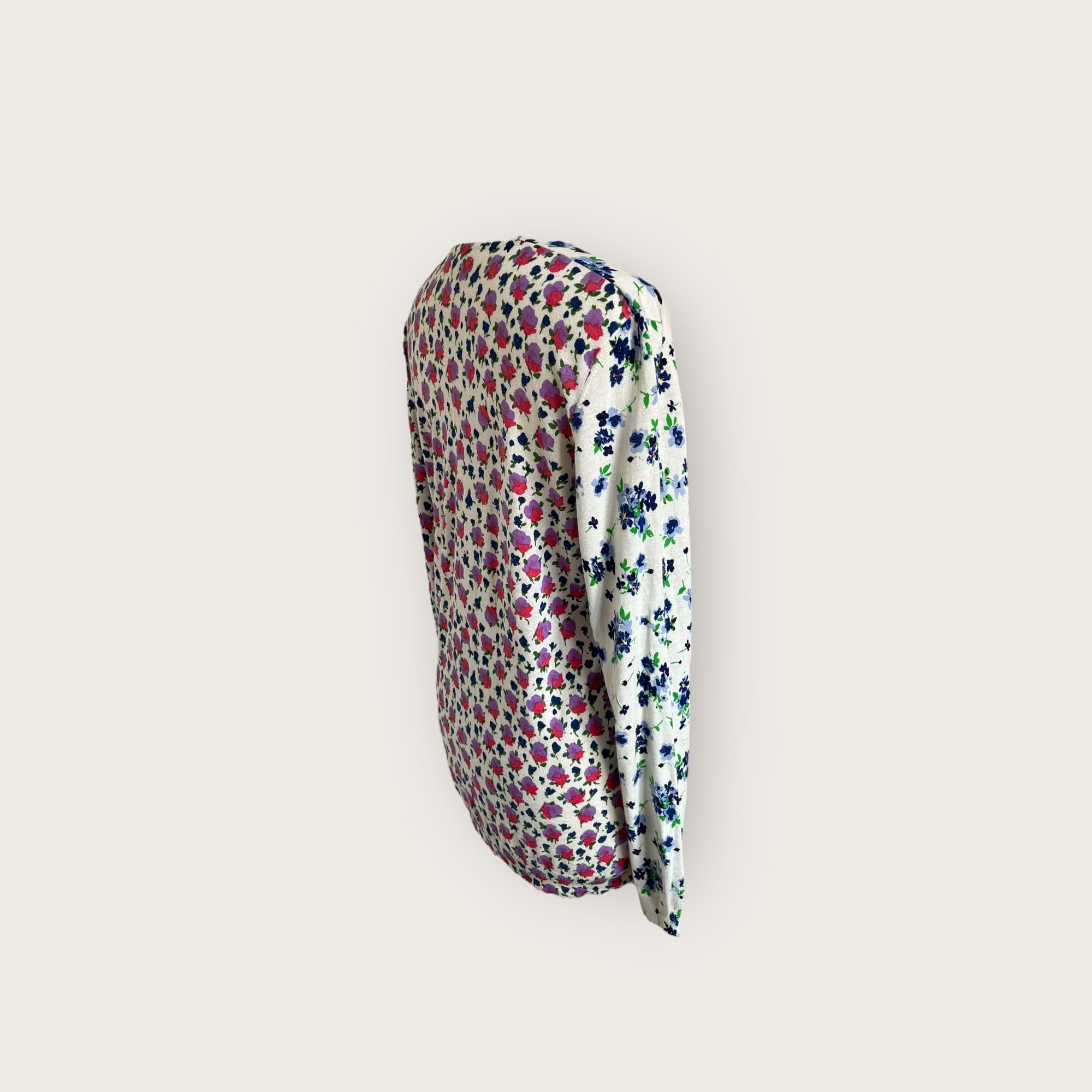 adomimod.com-eric-bompard-pull-fleurs-taille-LPhotoroom_000_20250417_151605.jpeg