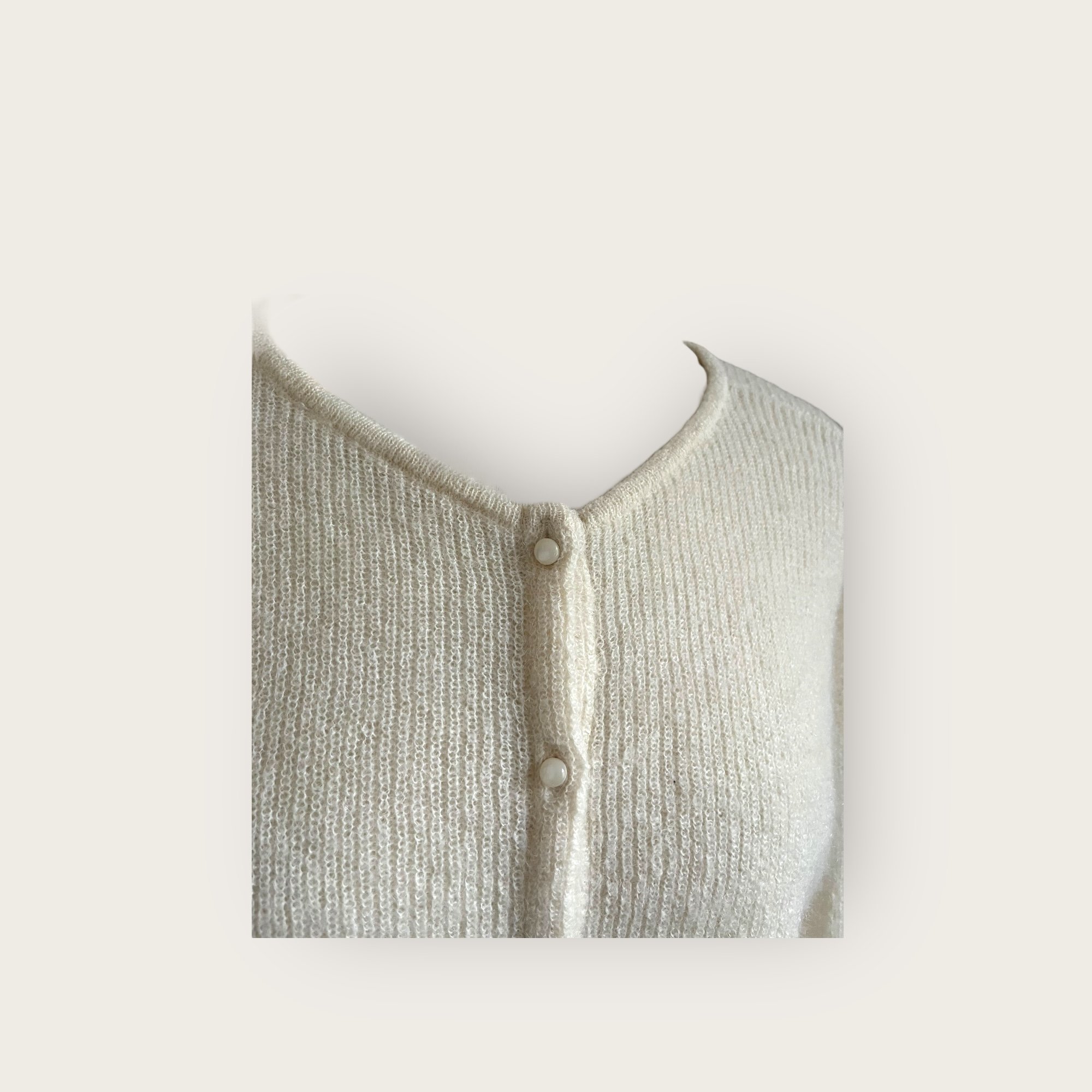 adomimod.com-sezane-gilet-maille-ecru-taille-madomimod.com-sezane-pull-maille-ecru-taille-mPhotoroom_004_20250130_160638.jpg