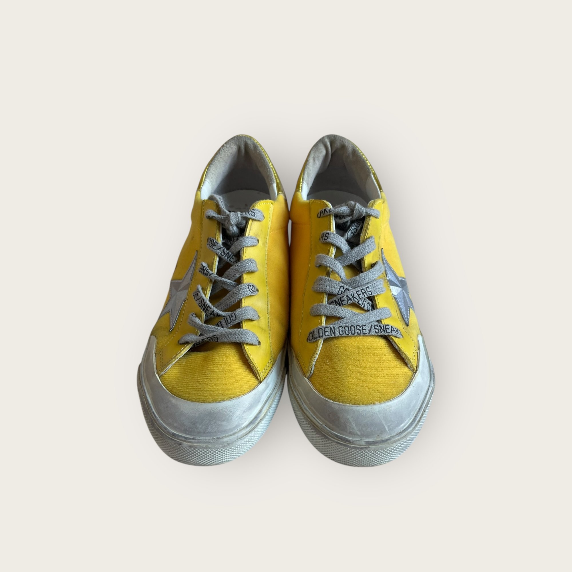 adomimod.com-golden-goose-sneakers-velours-jaune-pointure-37Photoroom_010_20250328_163831.jpeg