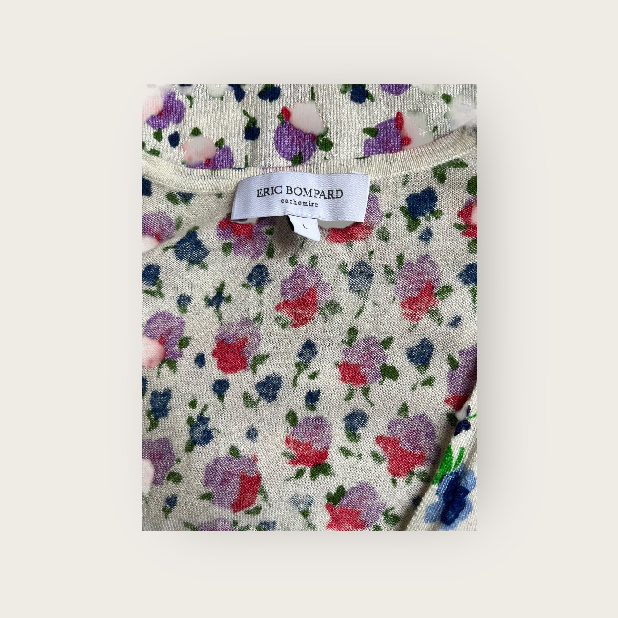 adomimod.com-eric-bompard-pull-fleurs-taille-LPhotoroom_006_20250417_151605.jpeg
