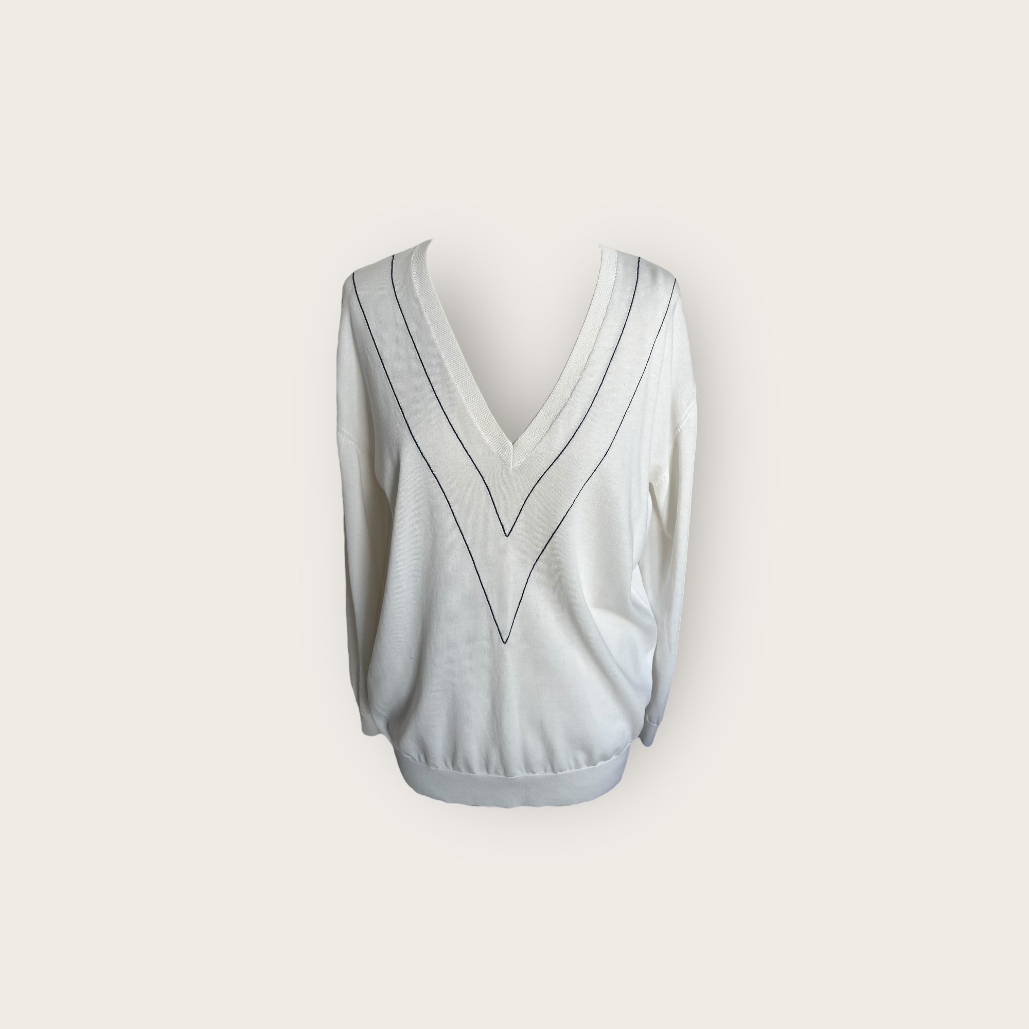 adomimod.com-iro-pull-maille-ete-blanc-galon-noir-taille-MPhotoroom_010_20250408_155942.jpeg