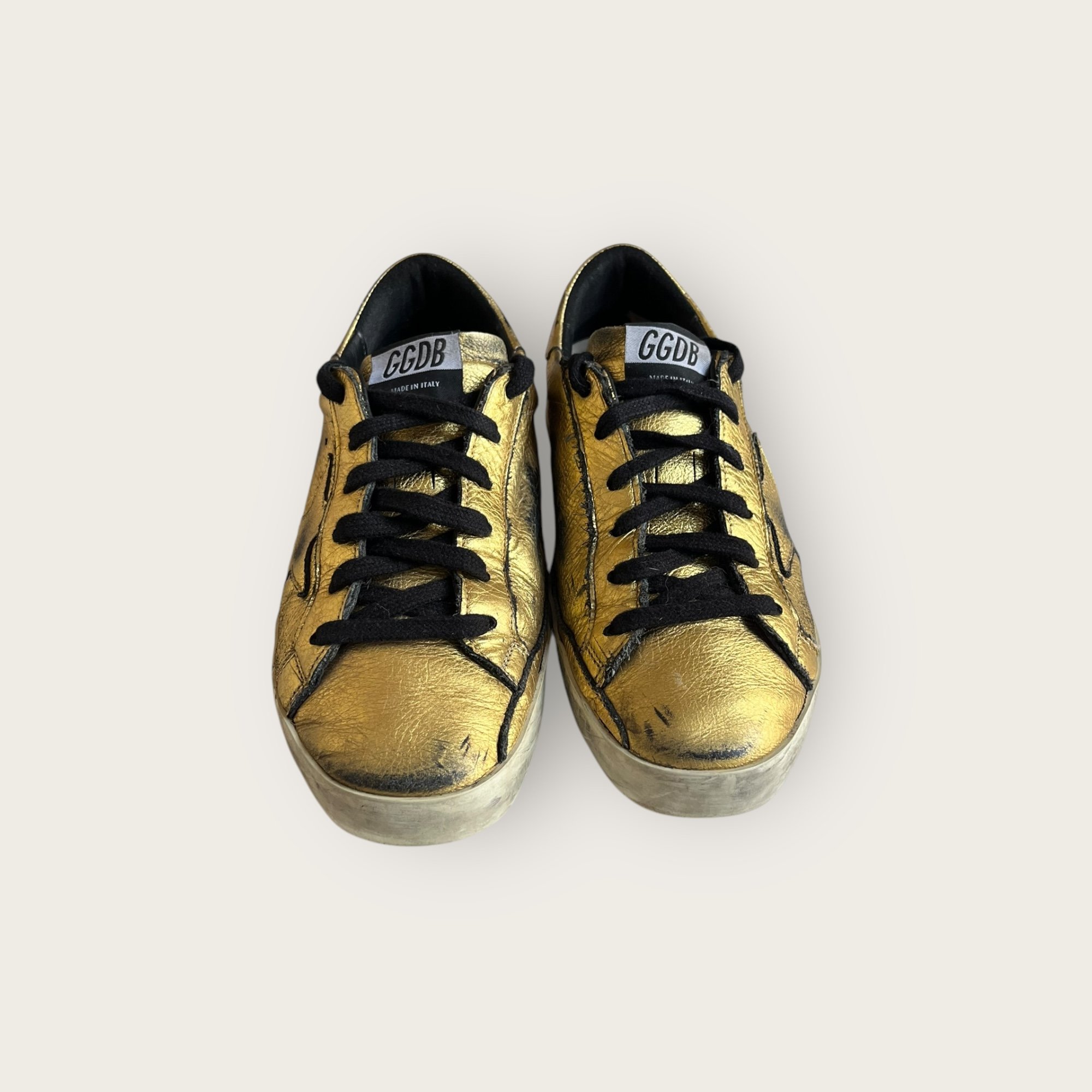 adomimod.com-golden-goose-sneakers-cuir-gold-pointure-37adomimod.com-golden-goose-sneakers-cuir-gold-pointure-37Photoroom_006_20250328_164723.jpeg
