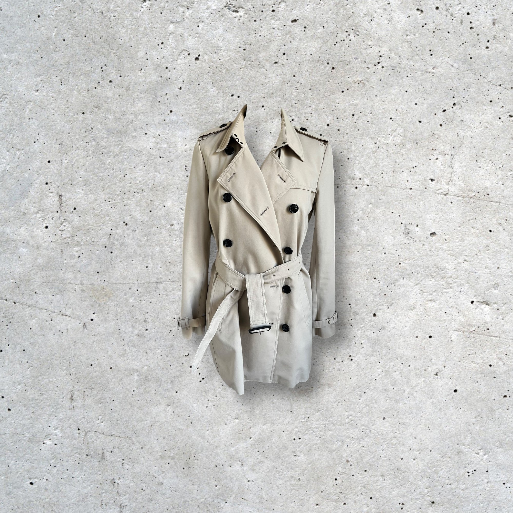 adomimod.com-BURBERRY-trench-heron-taille-40Photoroom_005_20250123_163942.jpg