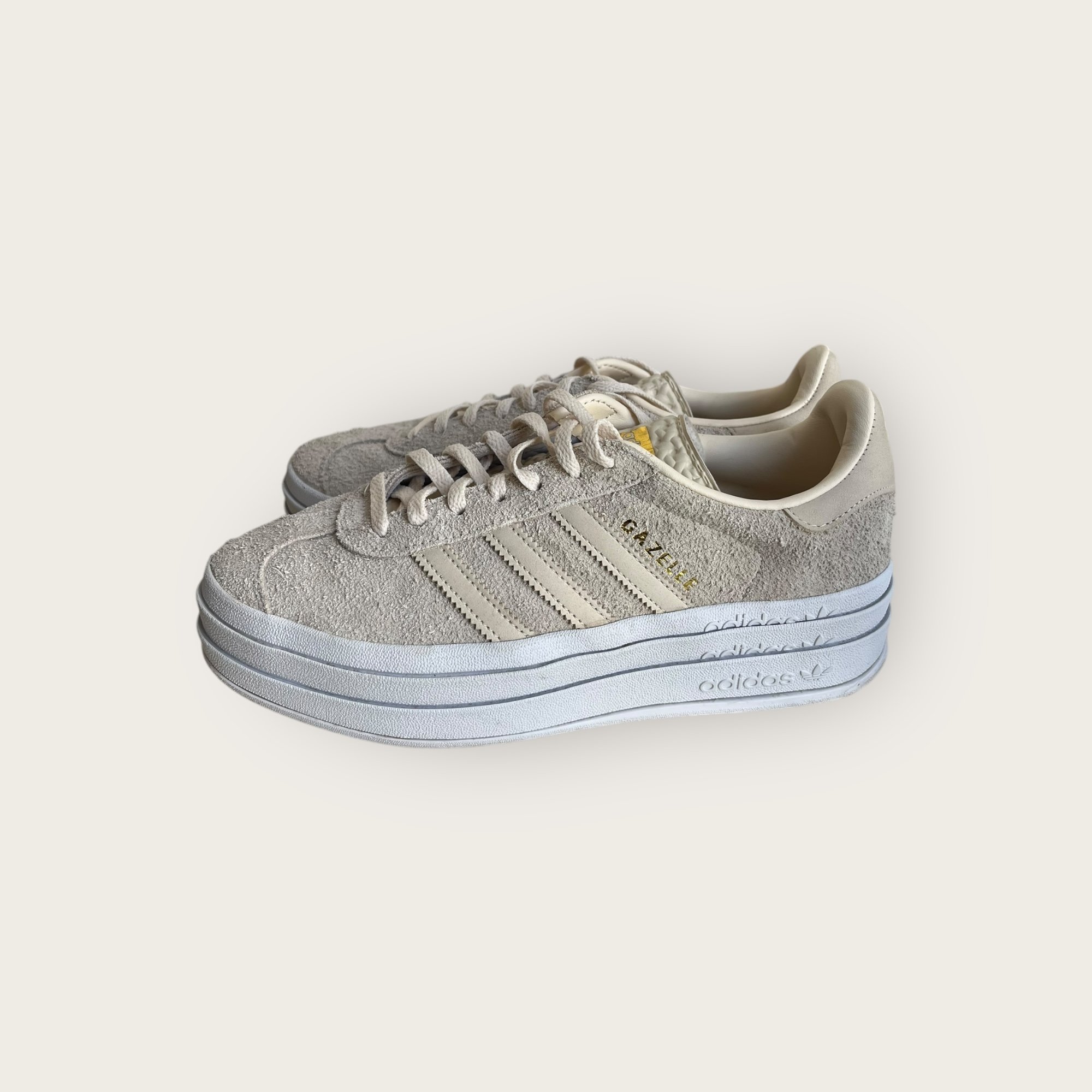 adomimod.com-adidas-gazelle-ecru-compensee-pointure-38Photoroom_007_20250403_145304.jpeg