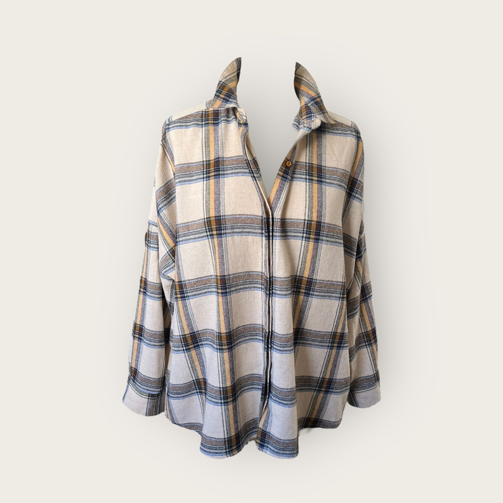 adomimod.com-sessun-chemise-careeaux-taille-mPhotoroom_006_20250320_113733.jpeg