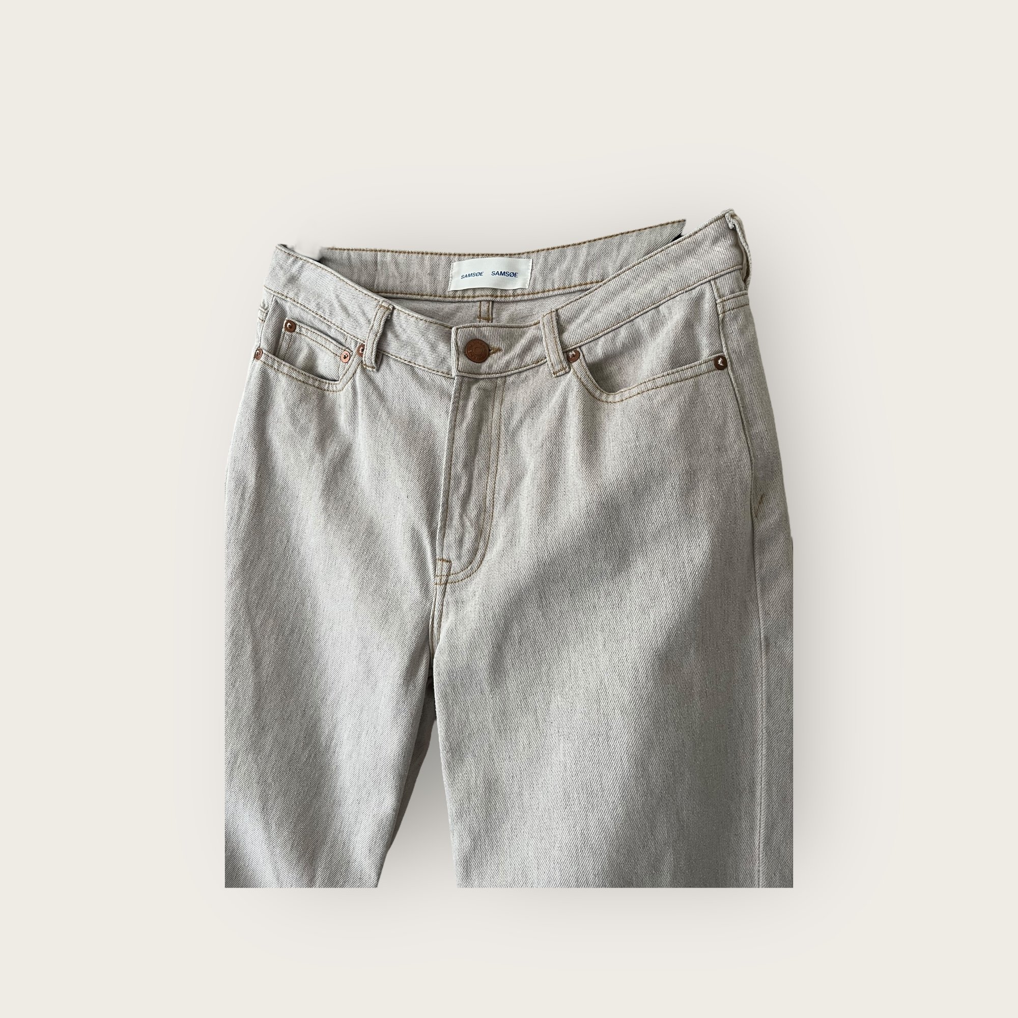 adomimod.com-samsoe-samsoe-jeans-gris-ecru-taille-30Photoroom_005_20250417_161533.jpeg