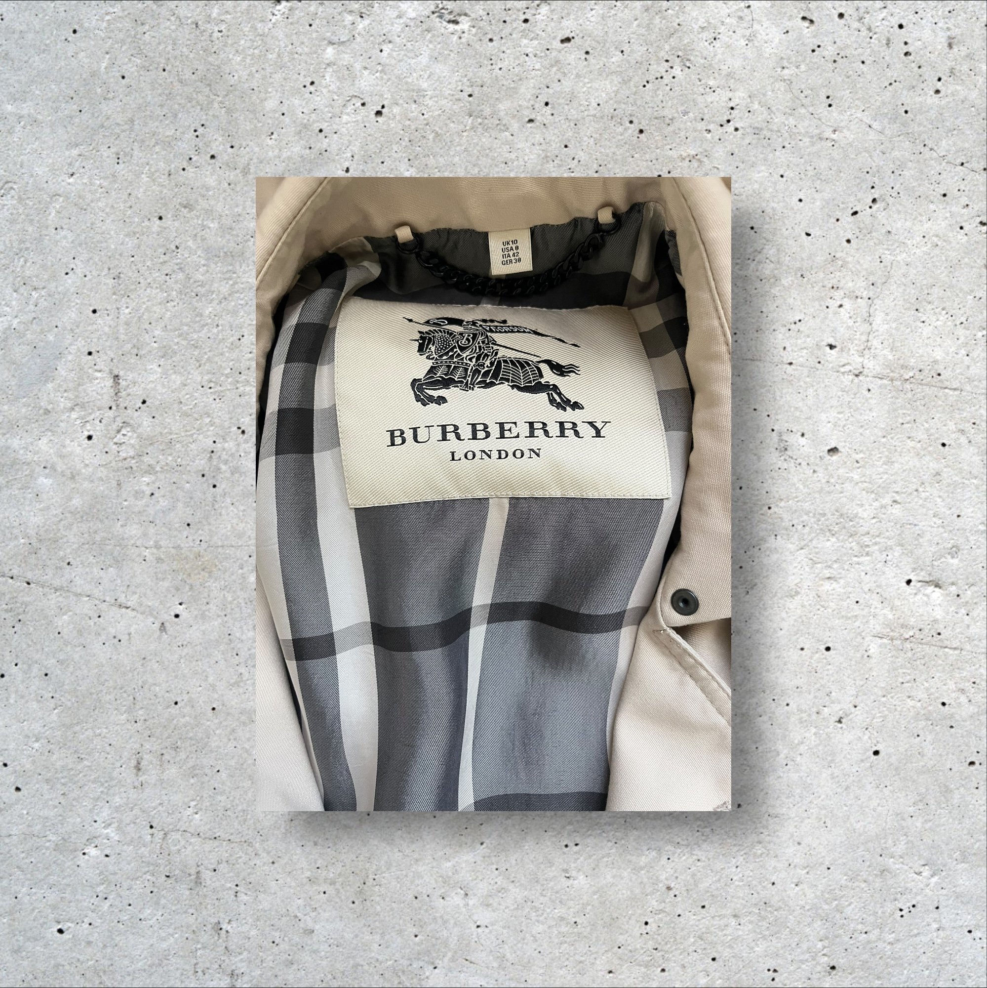 adomimod.com-BURBERRY-trench-heron-taille-40Photoroom_000_20250123_163942.jpg