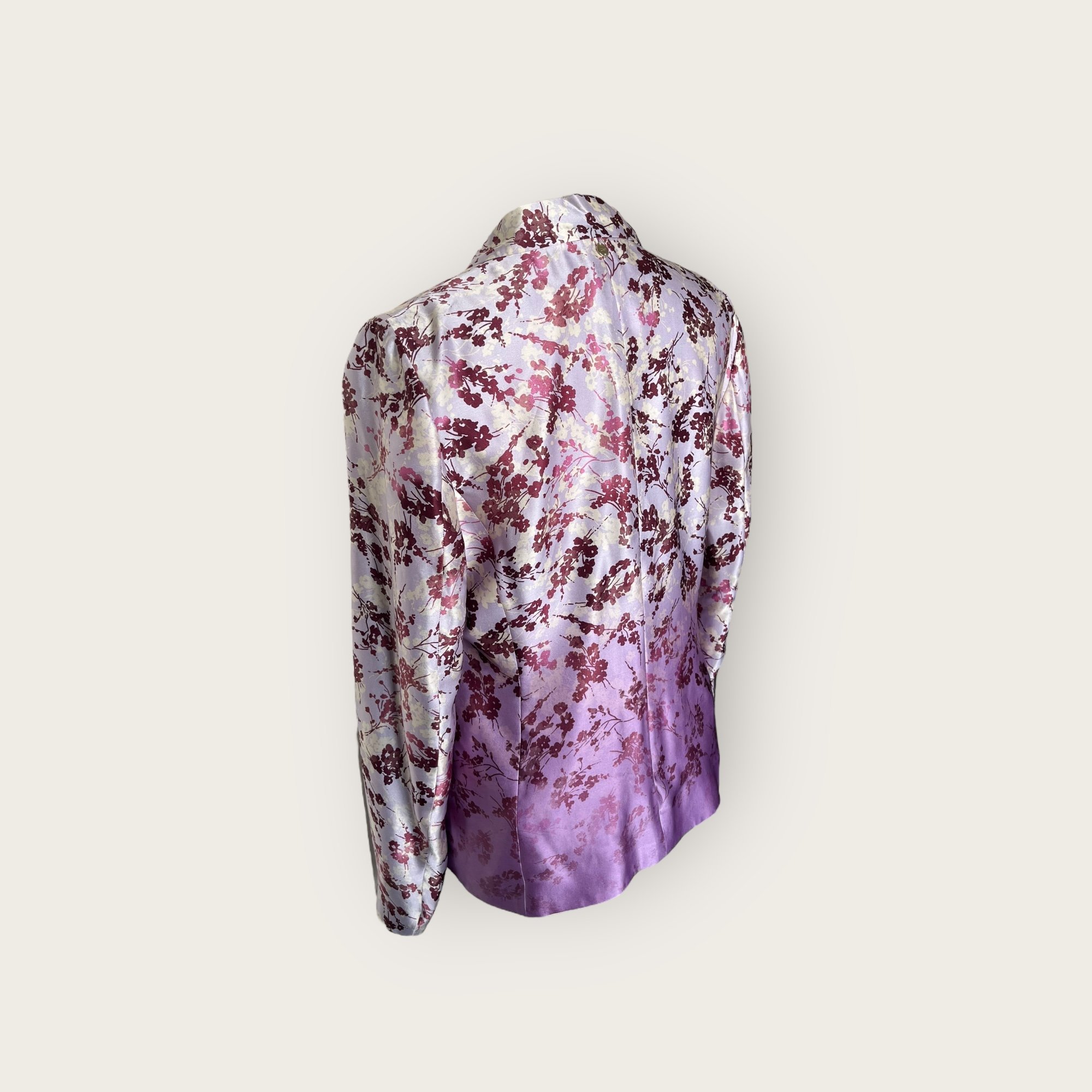adomimod.com-liu-jo-veste-soie-violet-fleurs-taille-40Photoroom_005_20250410_151711.jpeg