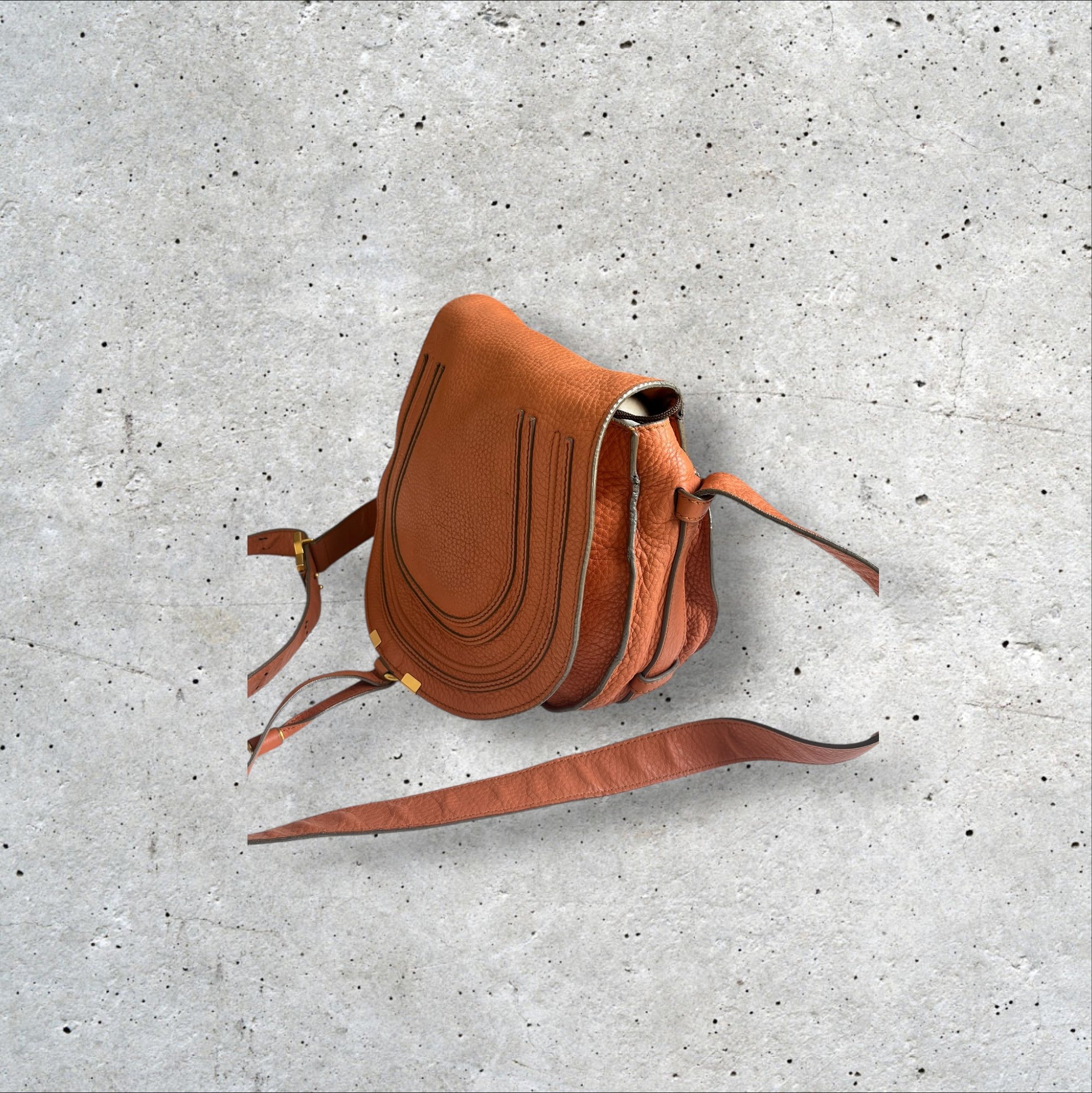 adomimod.com-CHLOE_SAC_MARCIE_BESACE_CUIR_ABRICOTPhotoroom_008_20250521_165247.jpeg