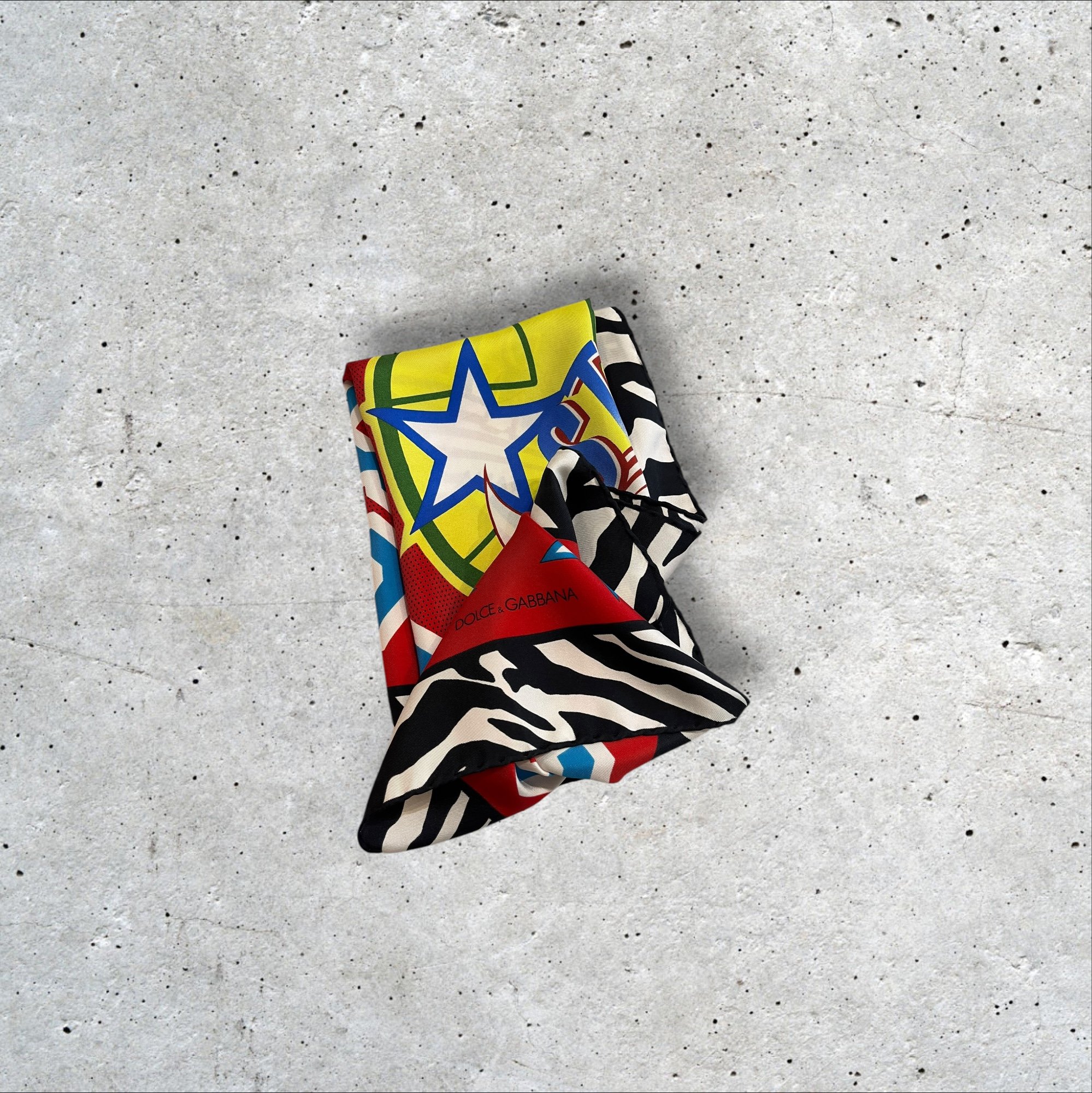 adomimod.com-DOLCE_GABBANA_FOULARD_NBAPhotoroom_000_20250206_123202.jpg