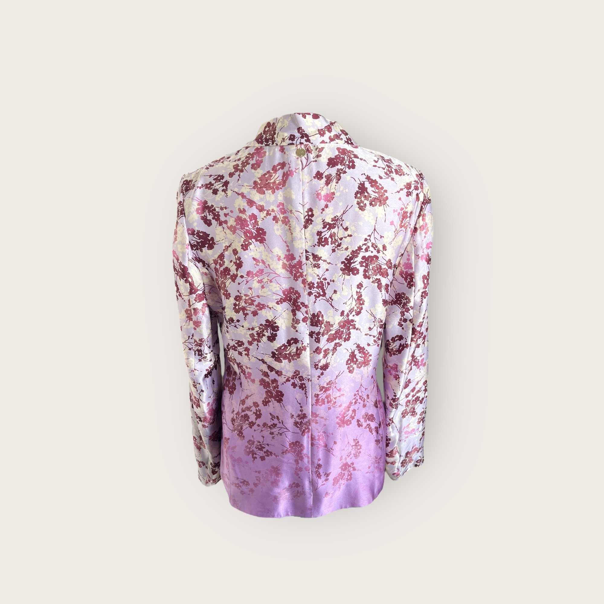adomimod.com-liu-jo-veste-soie-violet-fleurs-taille-40Photoroom_001_20250410_151711.jpeg