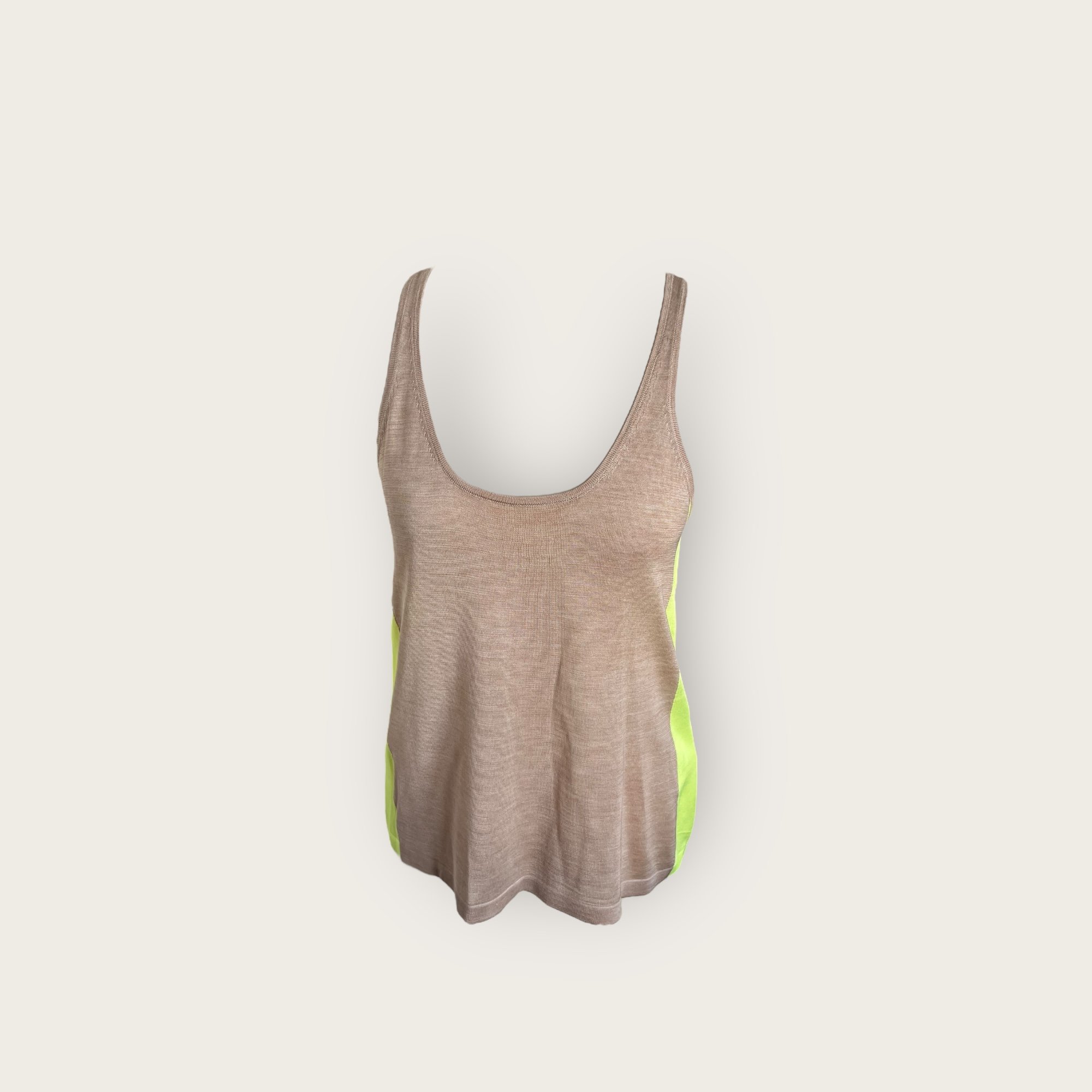 adomimod.com-notshy-top-maille-soioe-taille-M:LPhotoroom_002_20250510_103853.jpeg