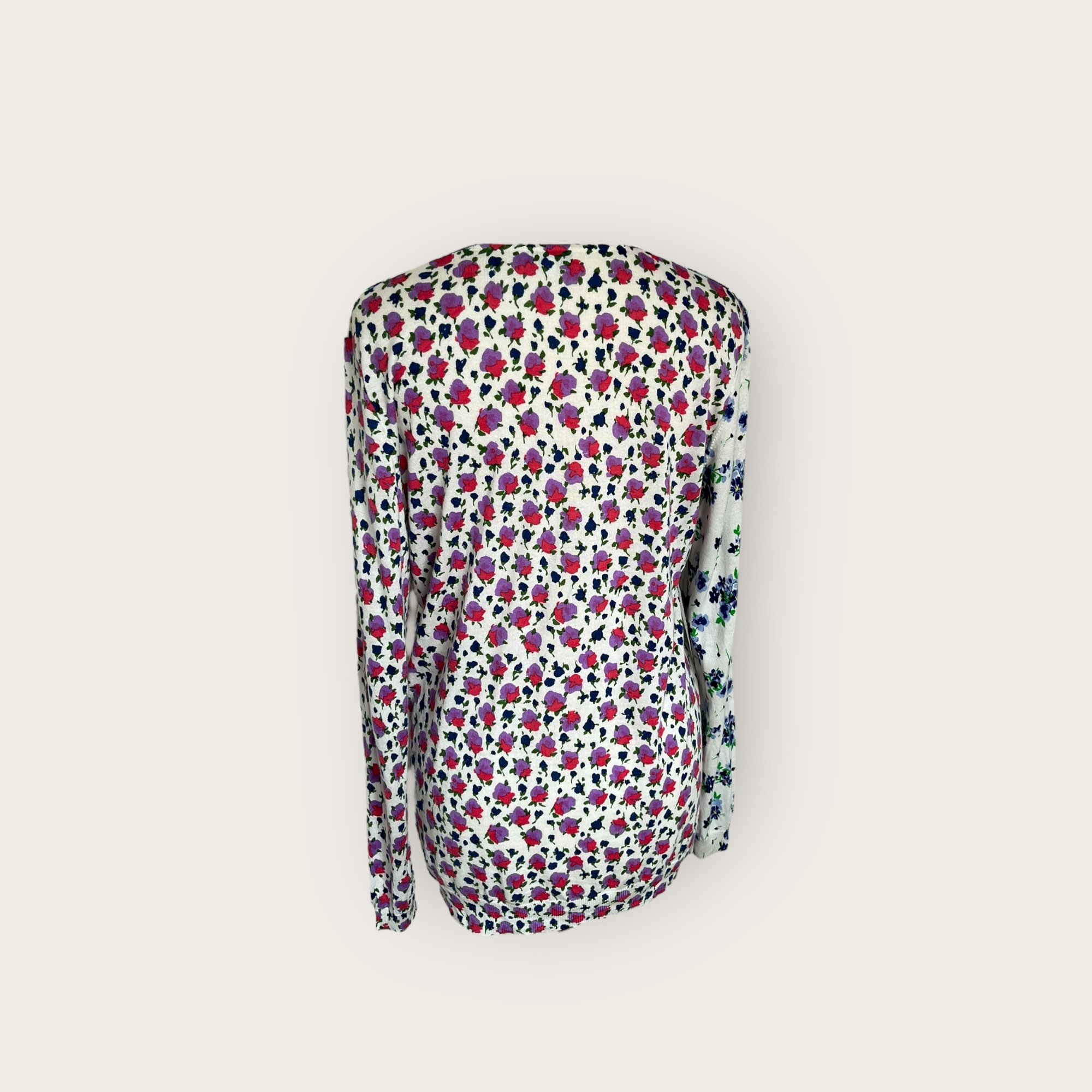 adomimod.com-eric-bompard-pull-fleurs-taille-LPhotoroom_001_20250417_151605.jpeg