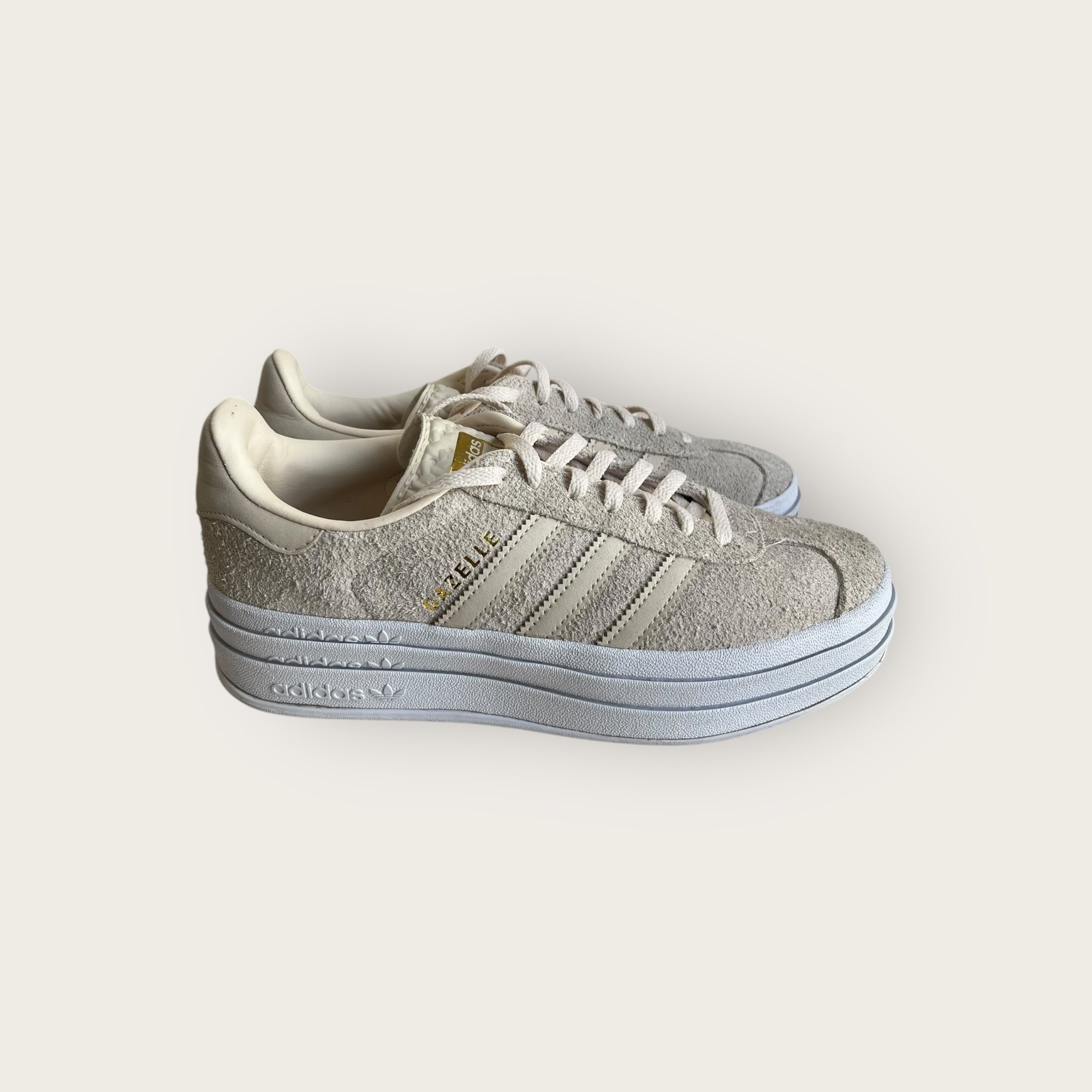 adomimod.com-adidas-gazelle-ecru-compensee-pointure-38Photoroom_004_20250403_145304.jpeg