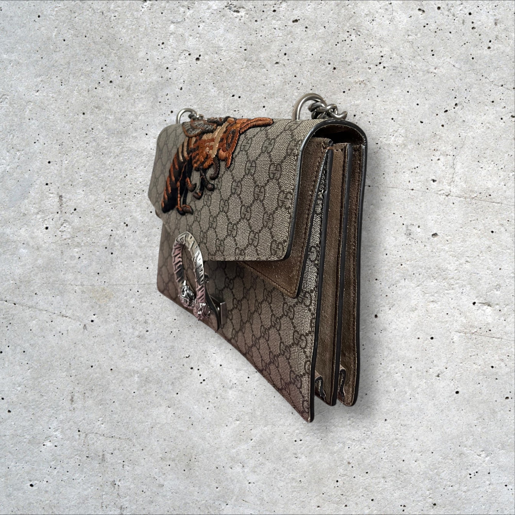 adomimod.com-gucci-sac-dionysus-broderie-guepePhotoroom_008_20250211_132912.jpg