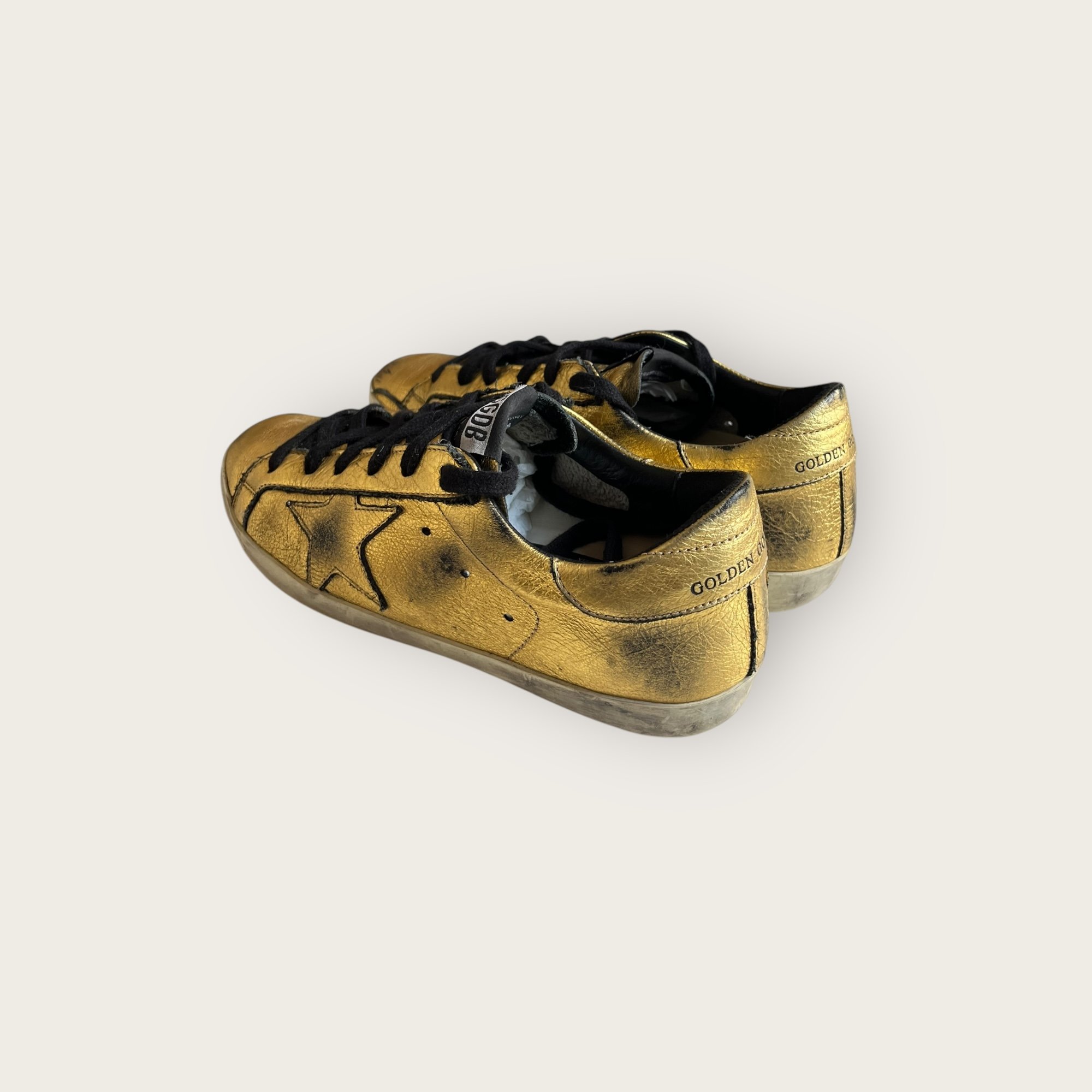 adomimod.com-golden-goose-sneakers-cuir-gold-pointure-37adomimod.com-golden-goose-sneakers-cuir-gold-pointure-37Photoroom_003_20250328_164723.jpeg