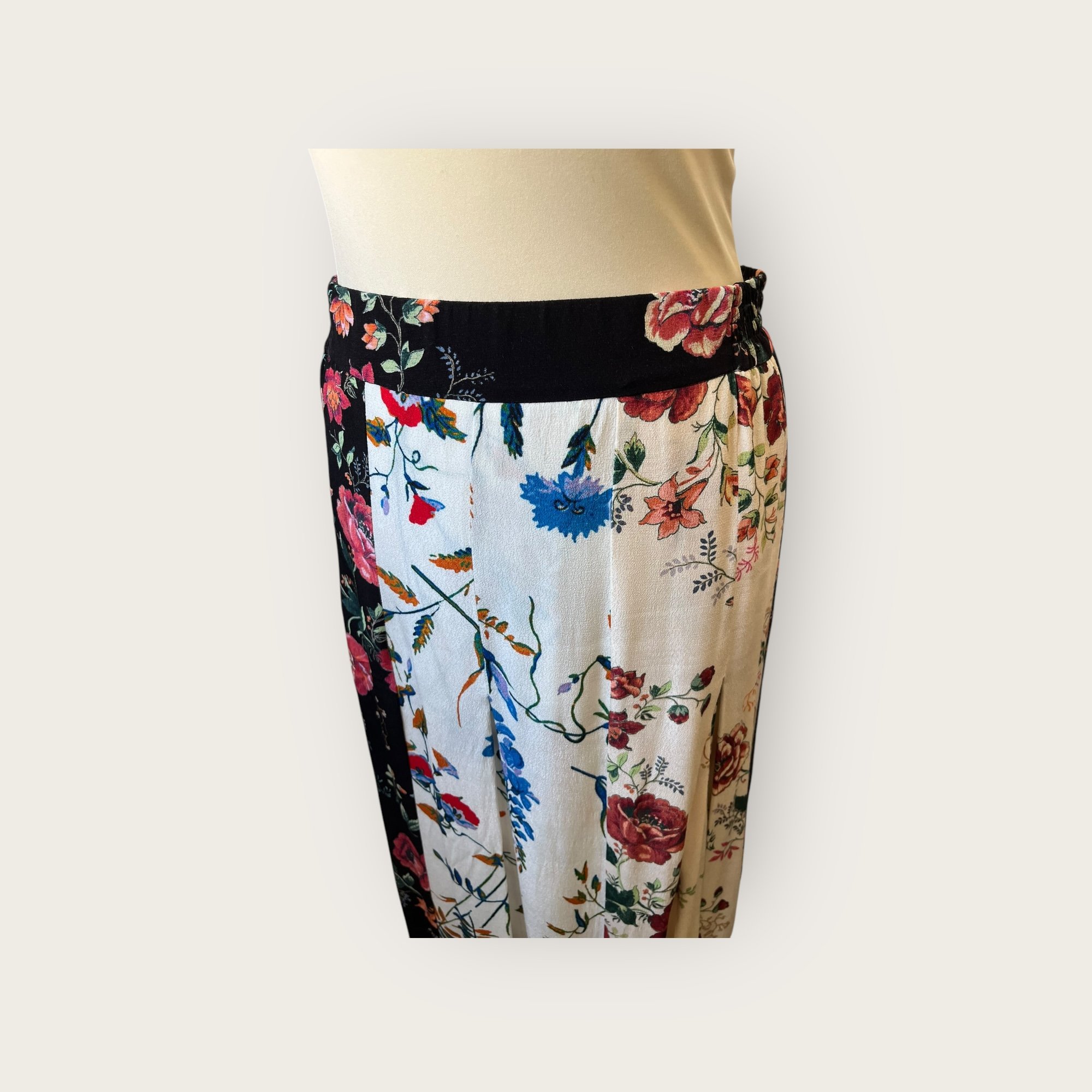 adomimod.com-maje-jupe-patchwork-fleurs-taille-3Photoroom_004_20250403_153747.jpeg