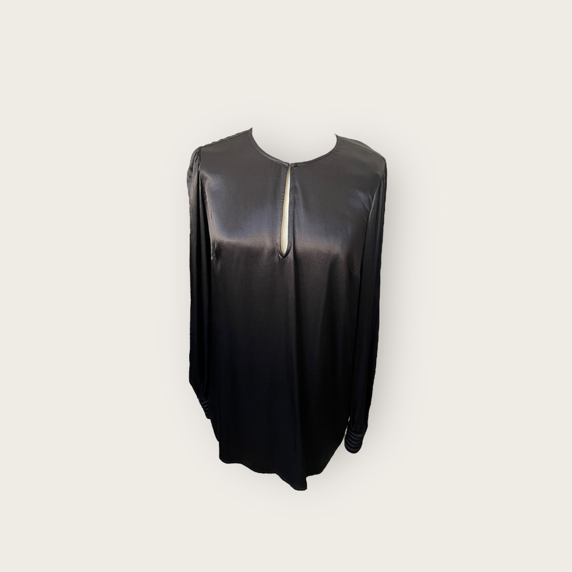 adomimod.com-twin-set-blouse-satin-noir-taille-40Photoroom_010_20250403_154411.jpeg