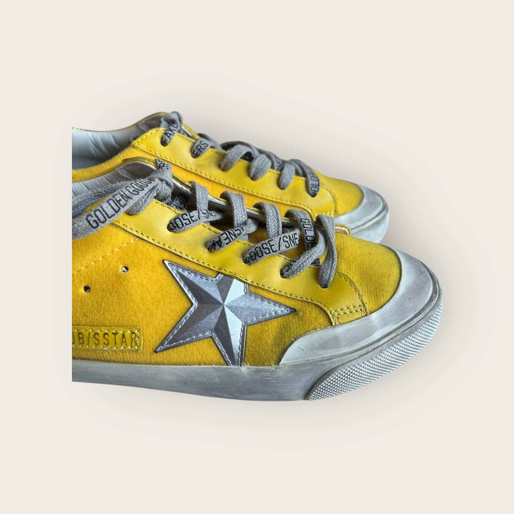 adomimod.com-golden-goose-sneakers-velours-jaune-pointure-37Photoroom_000_20250328_163831.jpeg