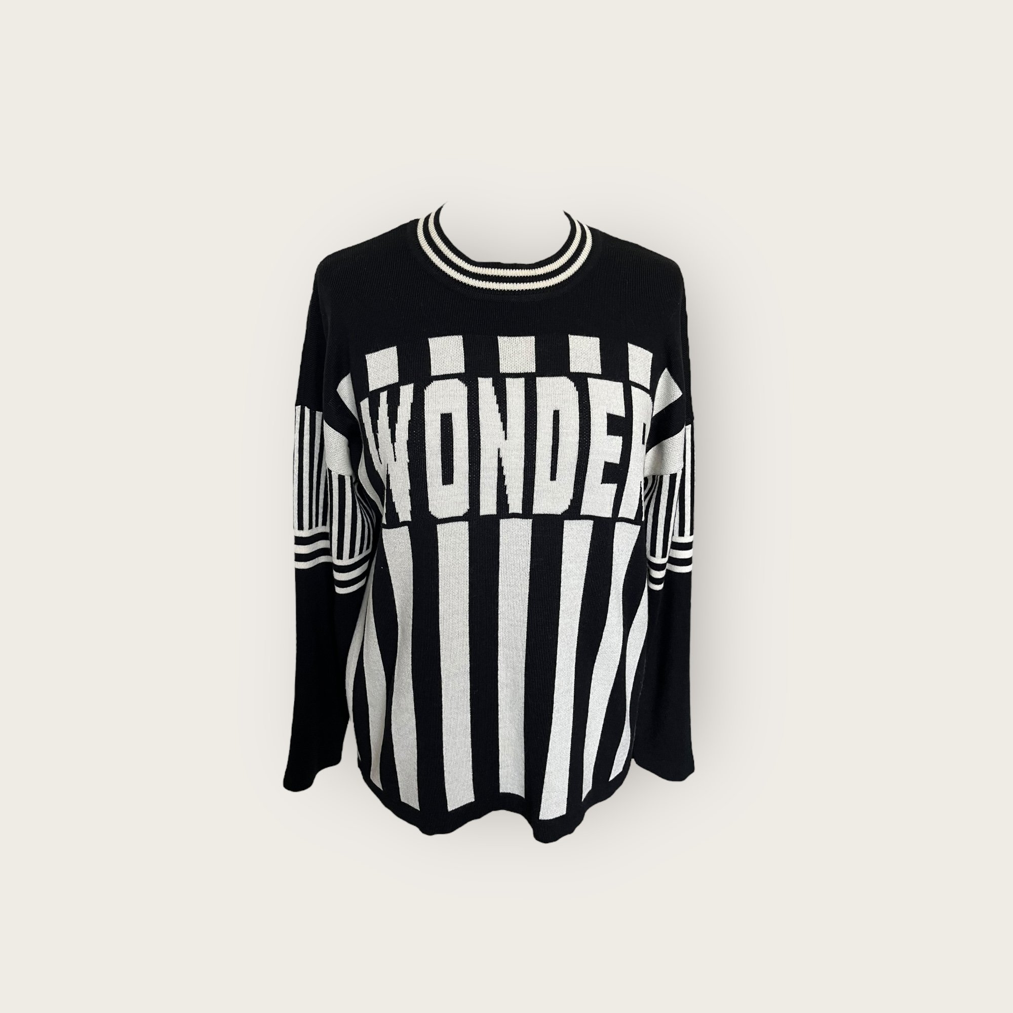 adomimod.com-sandro-pull-wonder-noir-blanc-taille-2Photoroom_009_20250204_160159.jpg