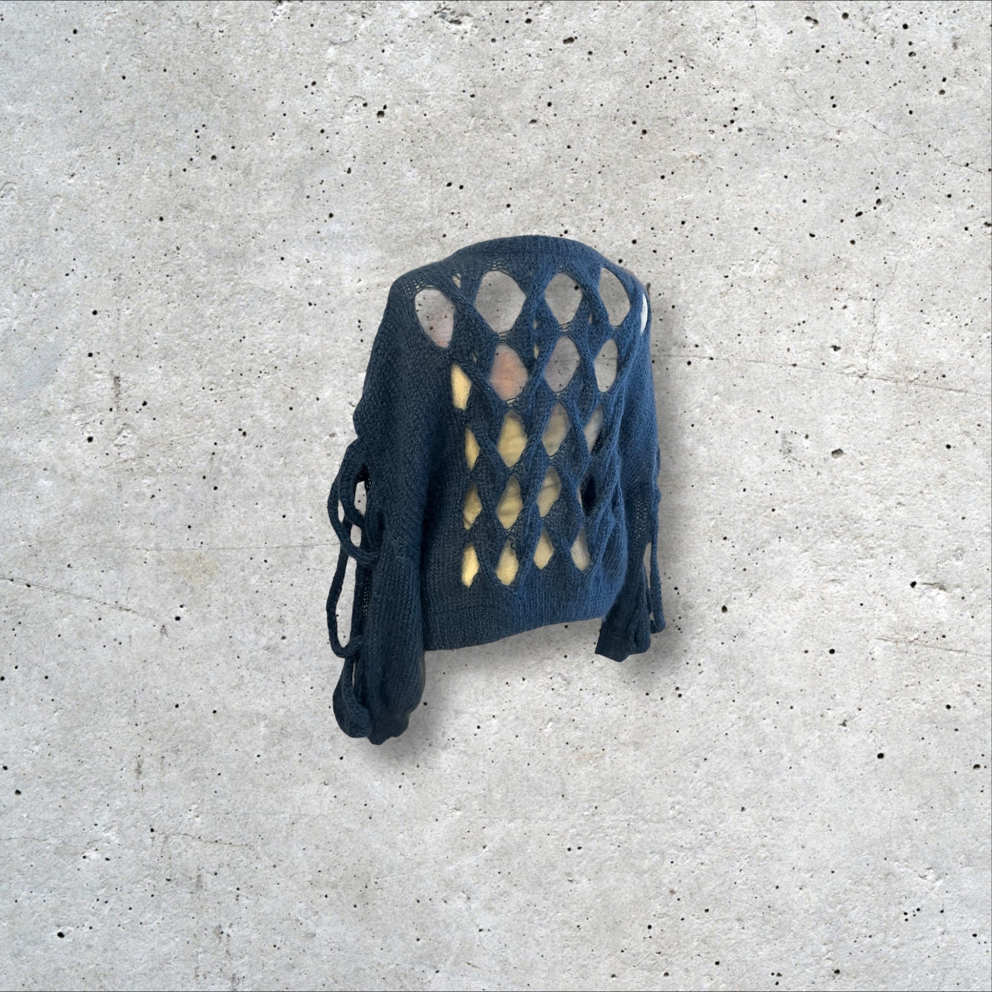 adomimod.com-LOEWE-pull-ajoure-bleu-taille-s-mPhotoroom_002_20241220_170204.jpg