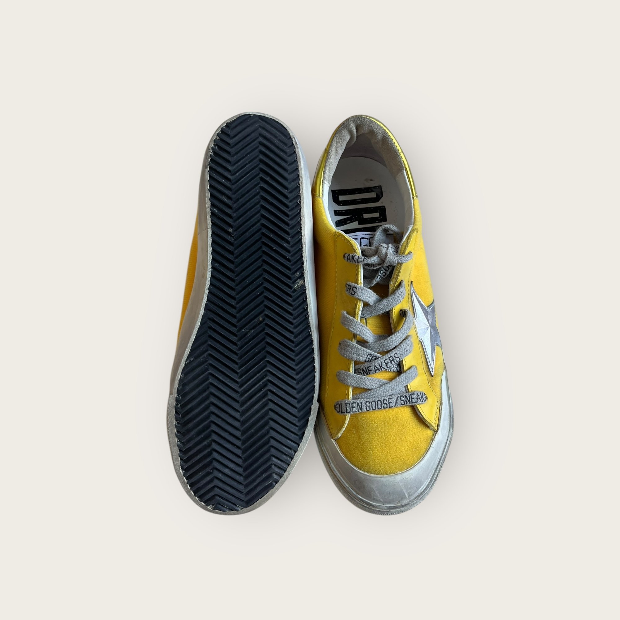 adomimod.com-golden-goose-sneakers-velours-jaune-pointure-37Photoroom_003_20250328_163831.jpeg