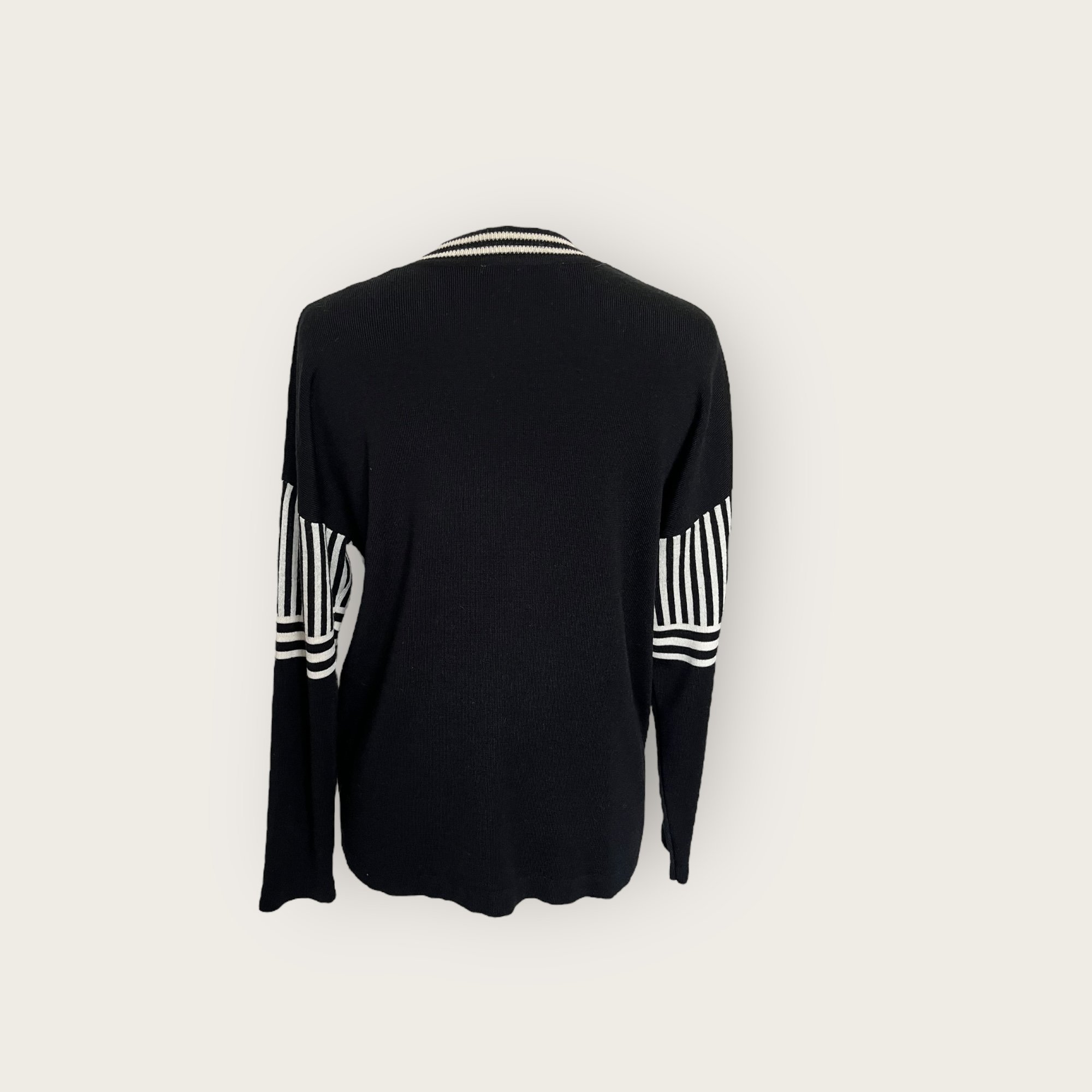 adomimod.com-sandro-pull-wonder-noir-blanc-taille-2Photoroom_004_20250204_160159.jpg