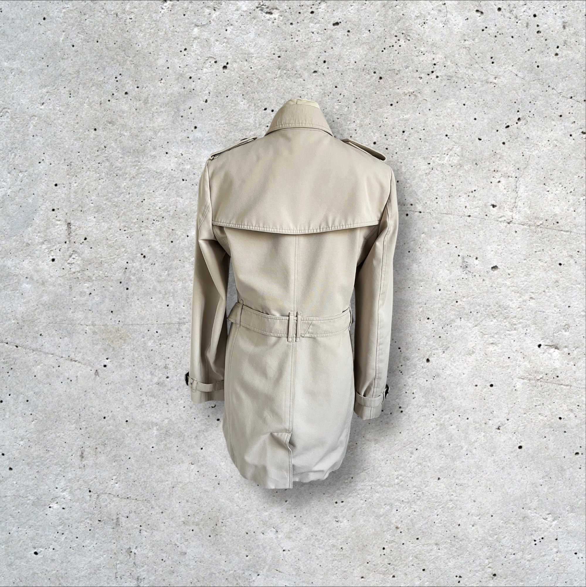 adomimod.com-BURBERRY-trench-heron-taille-40Photoroom_009_20250123_163942.jpg