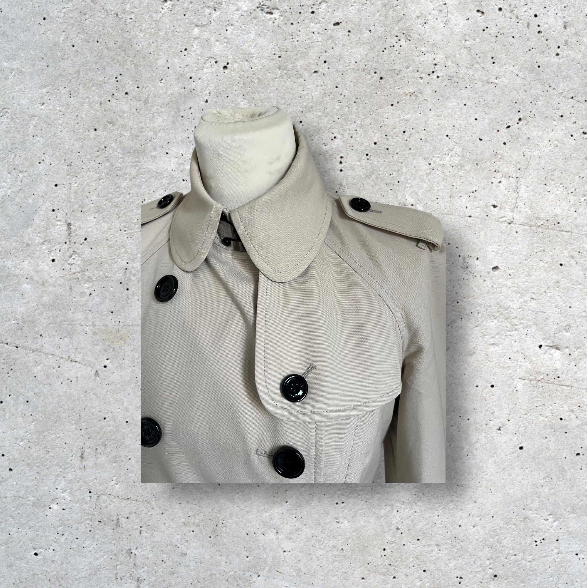 adomimod.com-BURBERRY-TRENCH_HERON_TAILLE_SPhotoroom_015_20250123_165250.jpg