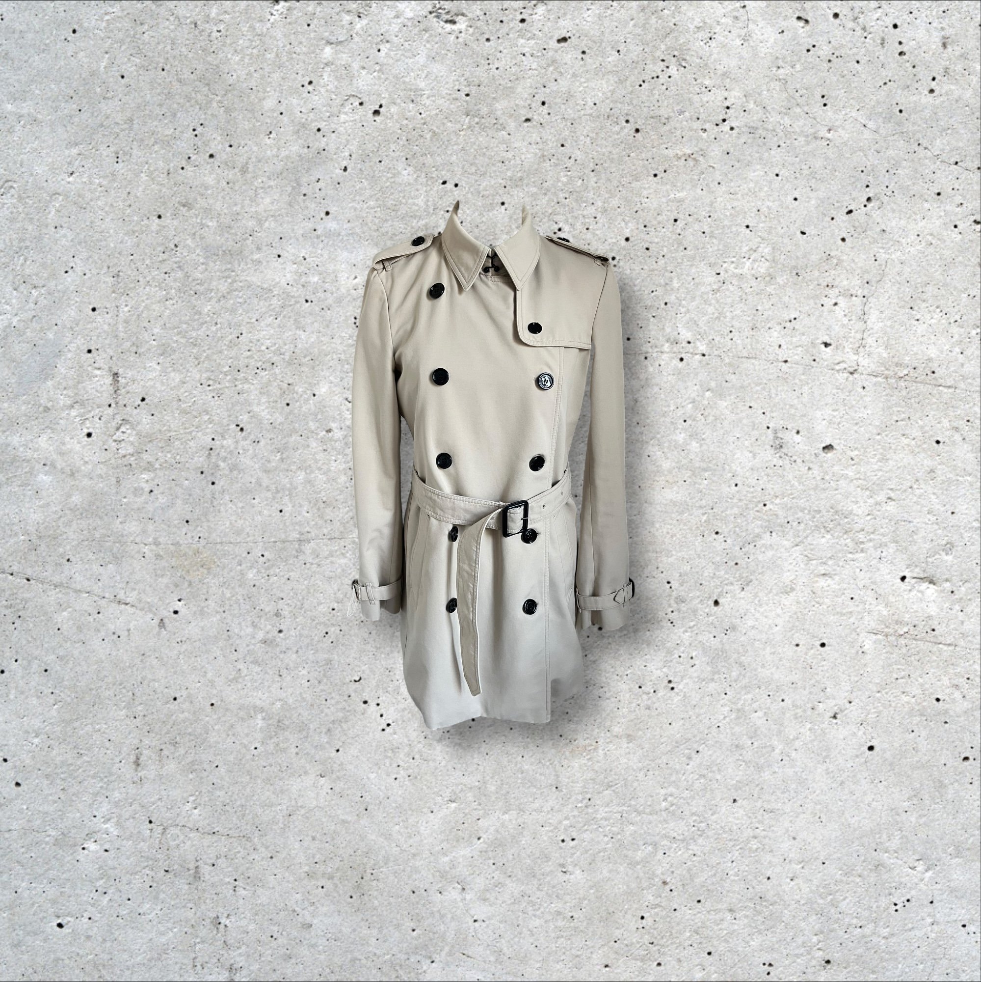 adomimod.com-BURBERRY-trench-heron-taille-40Photoroom_014_20250123_163942.jpg