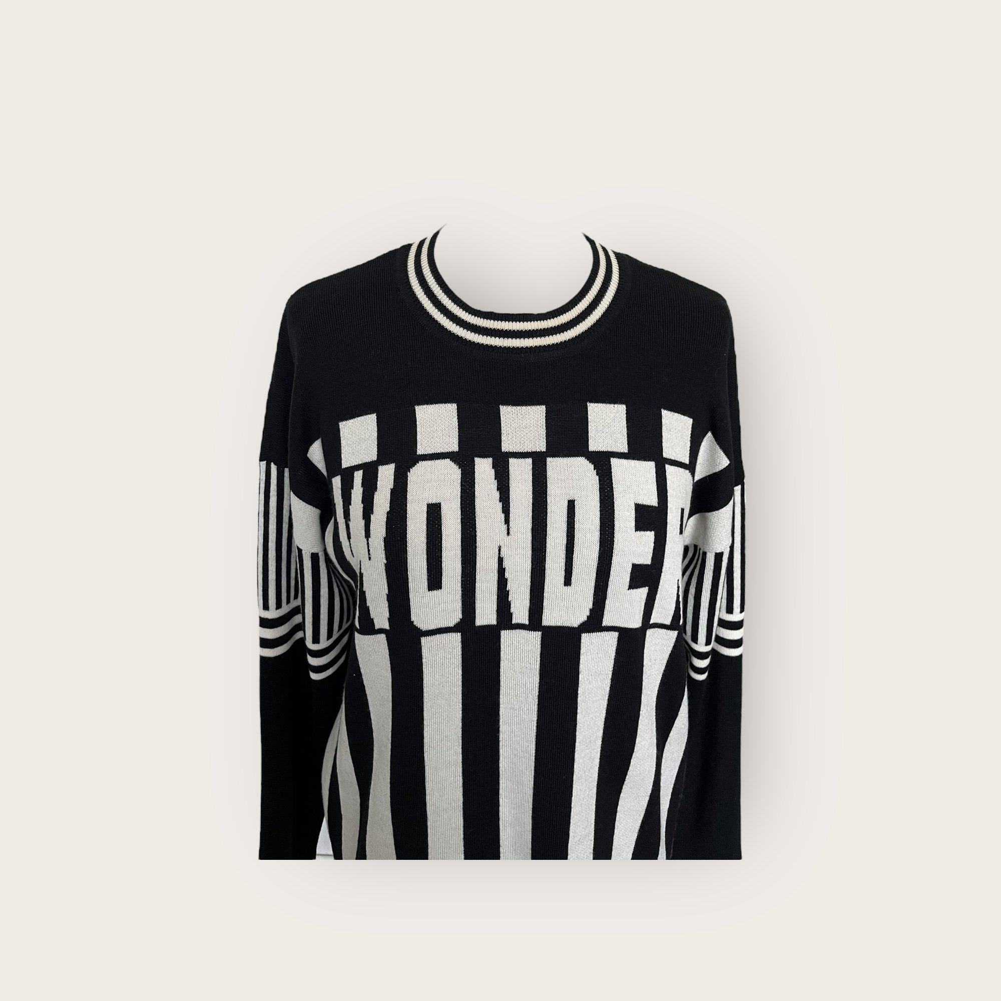 adomimod.com-sandro-pull-wonder-noir-blanc-taille-2Photoroom_006_20250204_160159.jpg