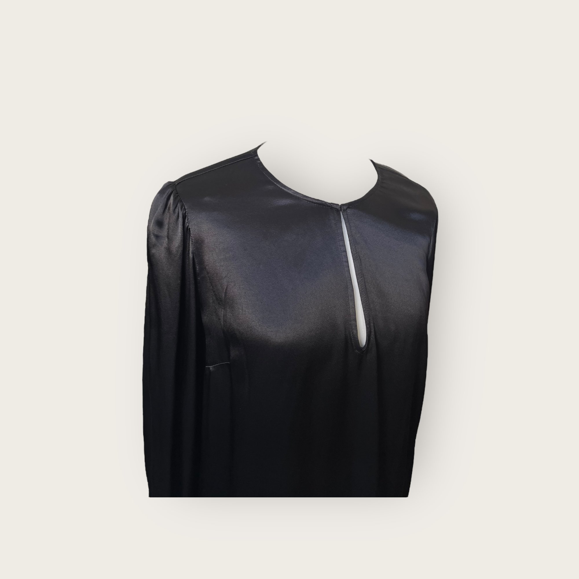 adomimod.com-twin-set-blouse-satin-noir-taille-40Photoroom_007_20250403_154411.jpeg