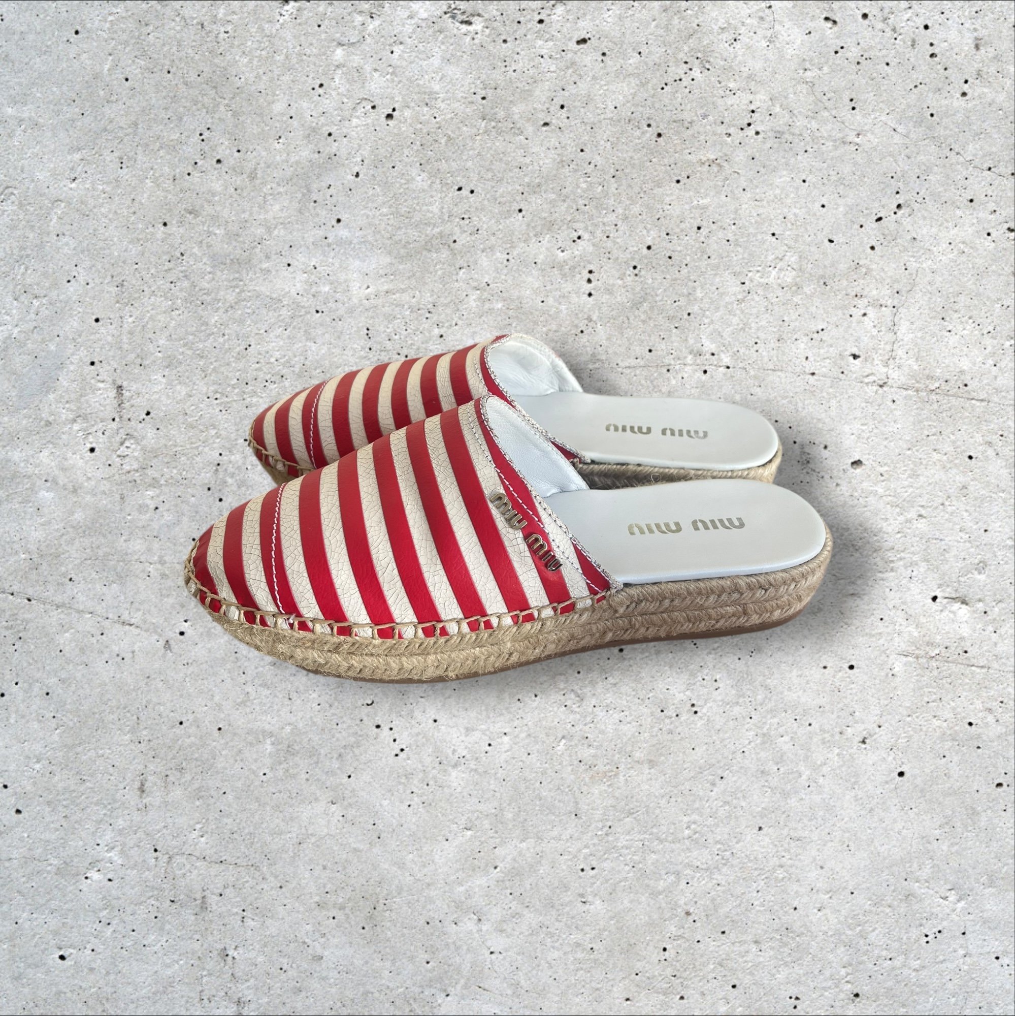 adomimod.com-miu-miu-mules-espadrilles-cuir-pointure-40Photoroom_008_20250408_153539.jpeg