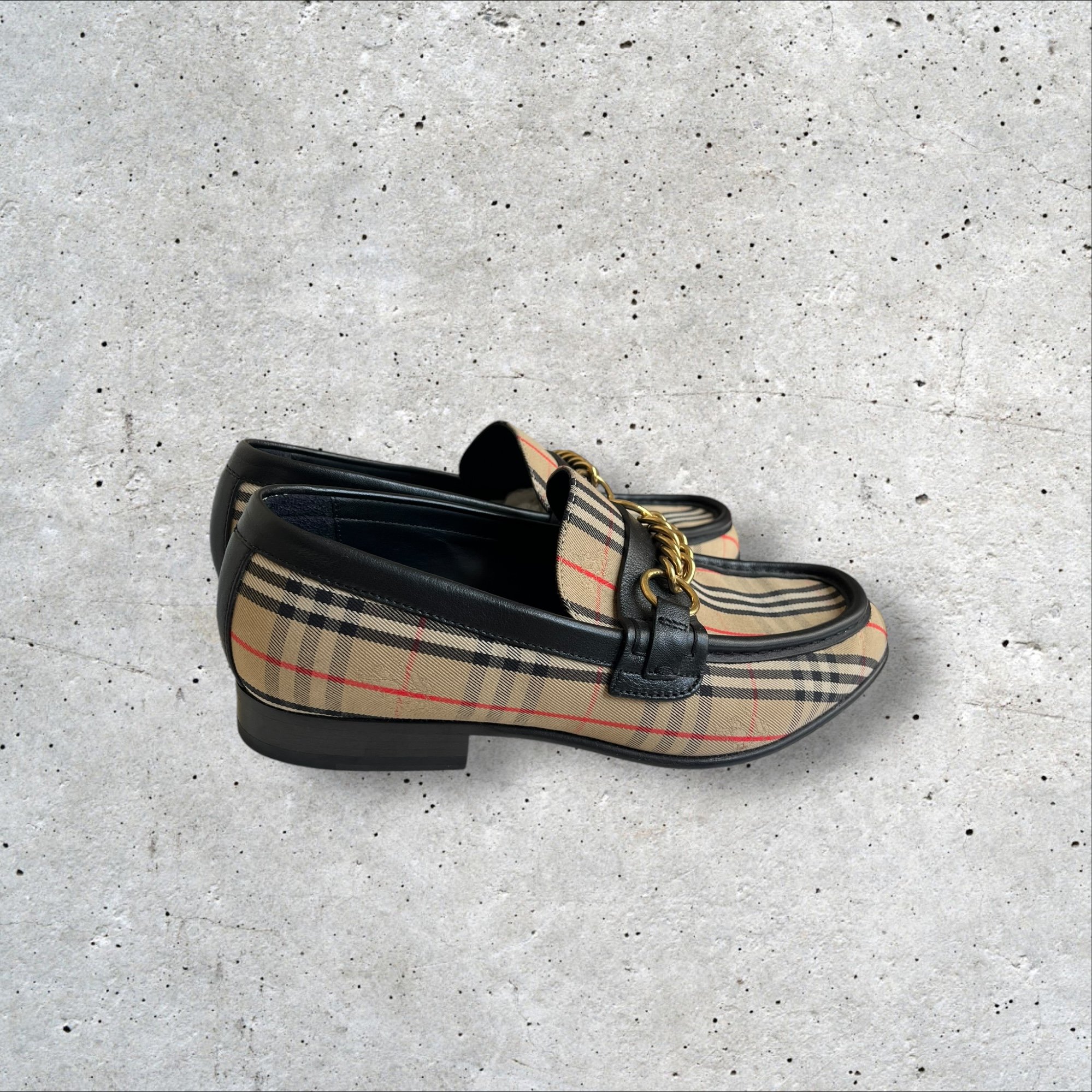 adomimod.com-burberry-mocassins-cuir-motif-check-pointure-38Photoroom_005_20250328_145828.jpeg